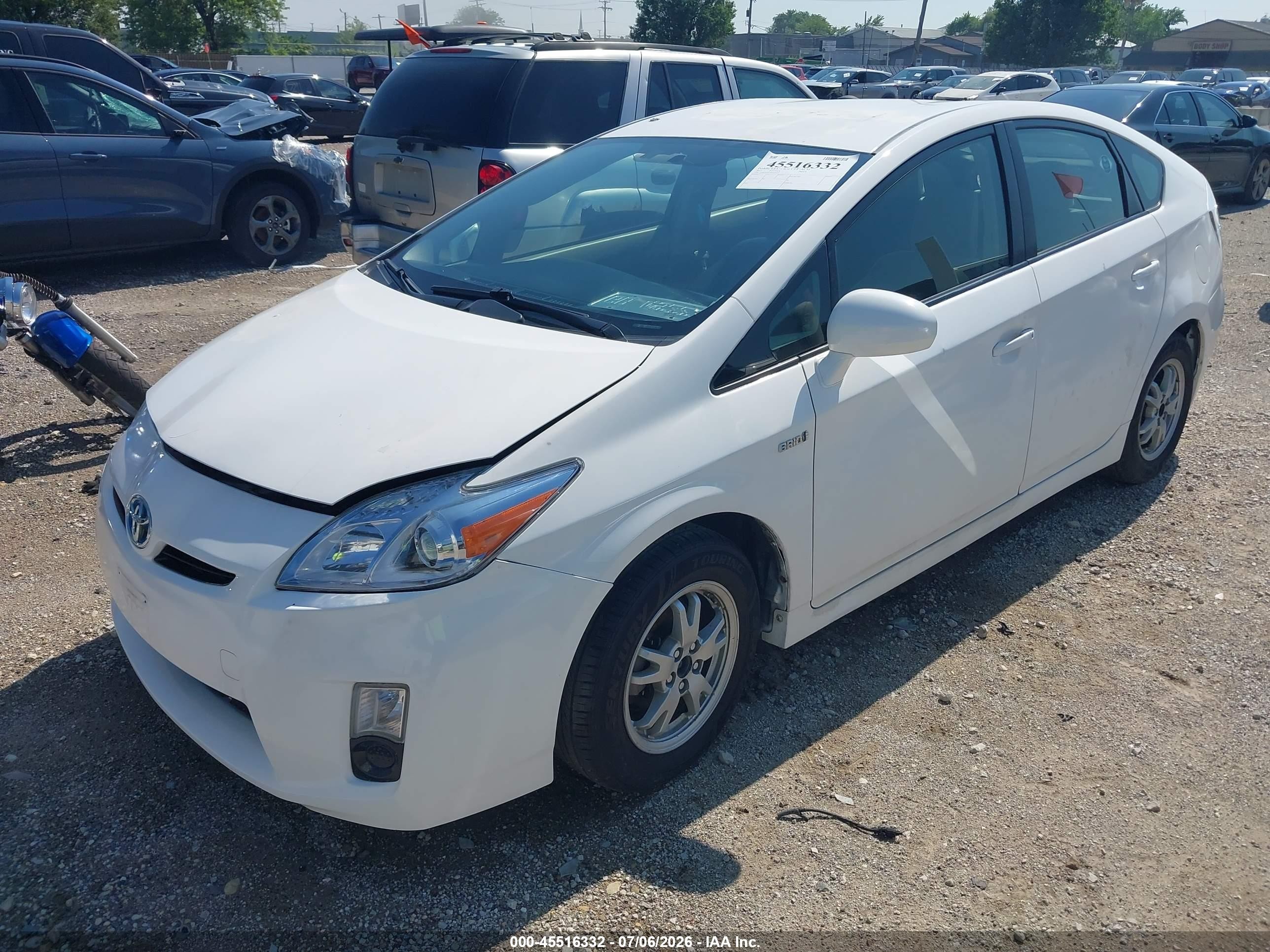 2011 Toyota Prius Two White vin: JTDKN3DU4B5370155