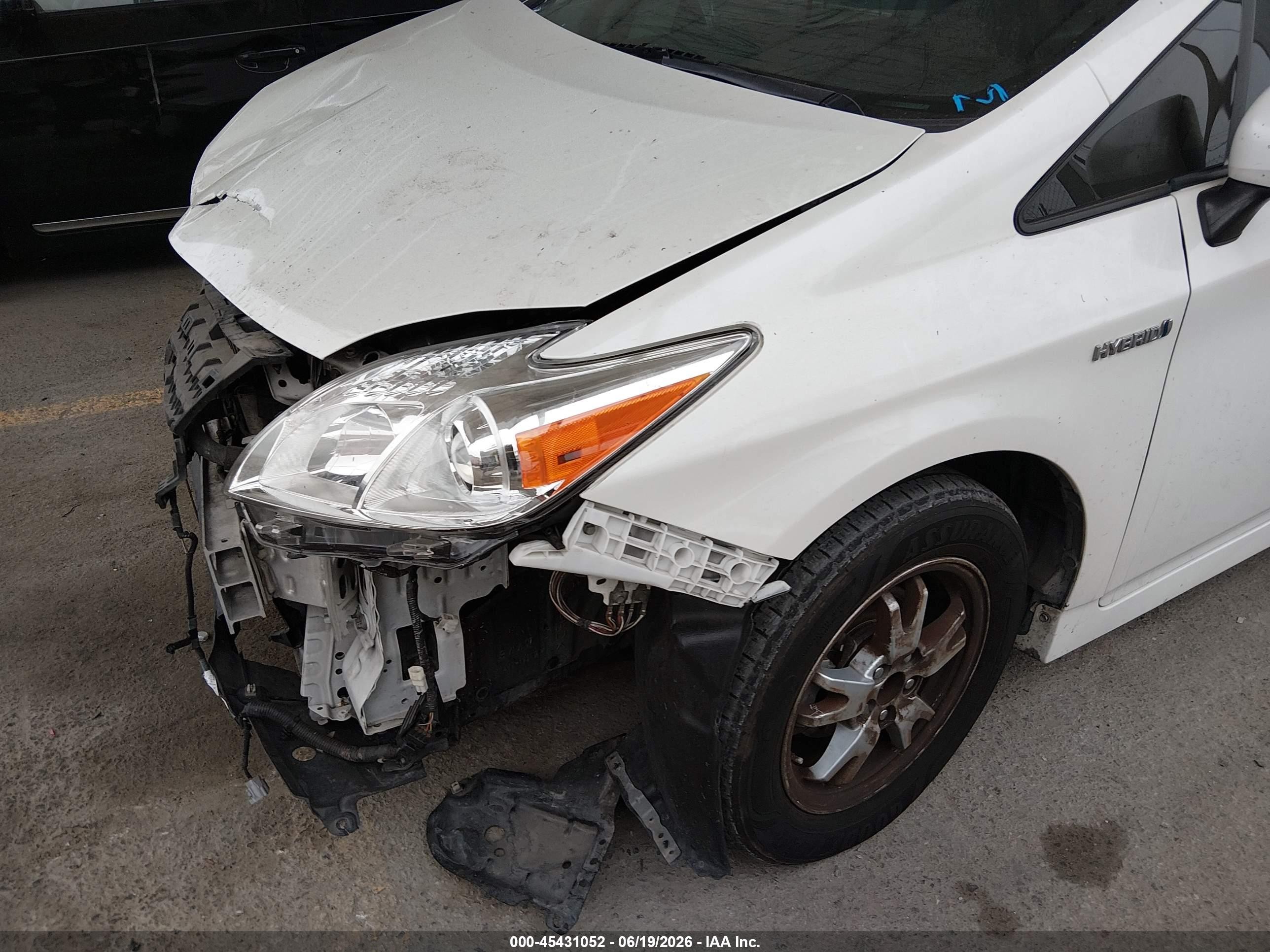 2012 Toyota Prius Three White vin: JTDKN3DU4C0333816