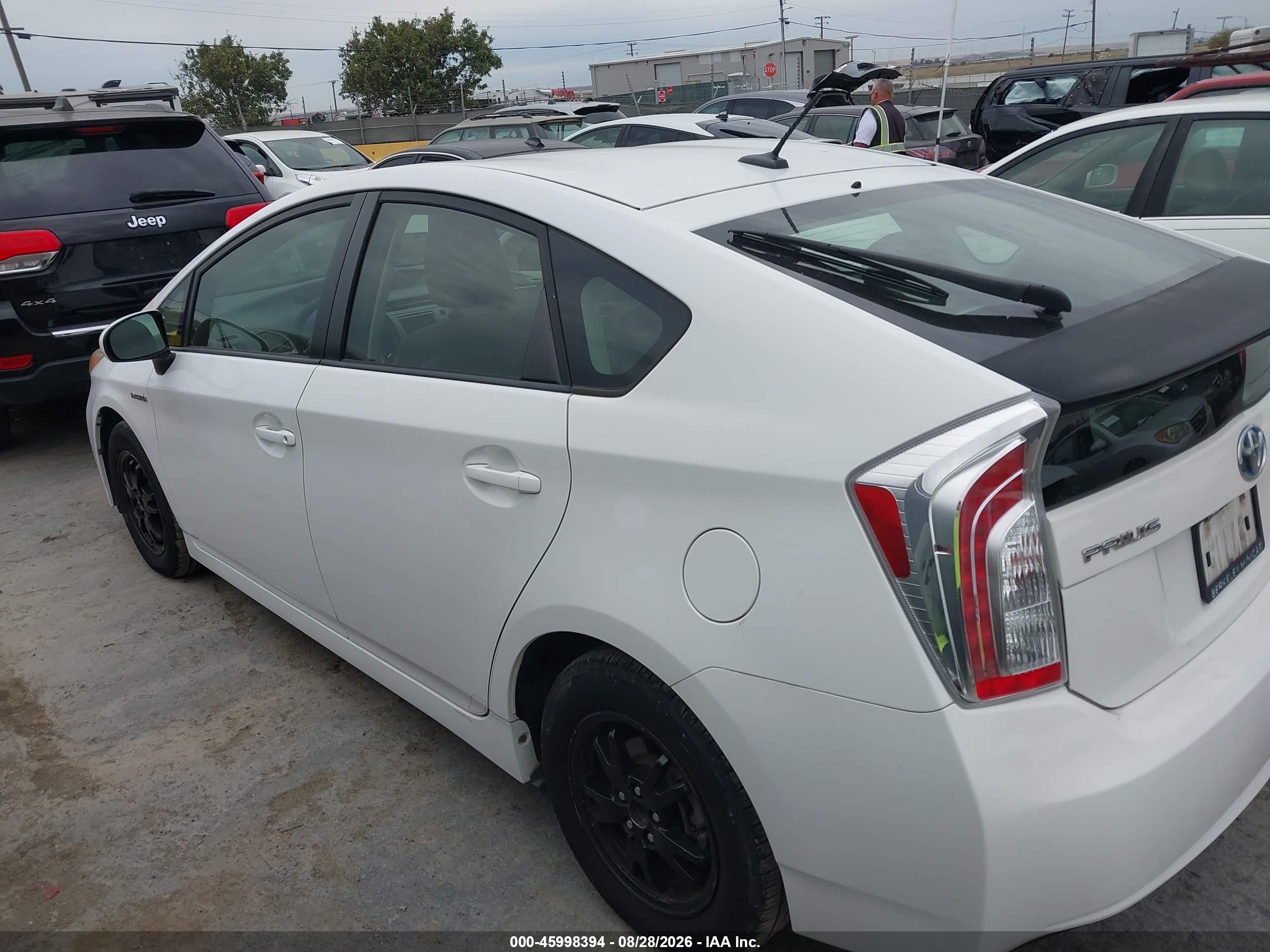 2012 Toyota Prius Three White vin: JTDKN3DU4C5477515