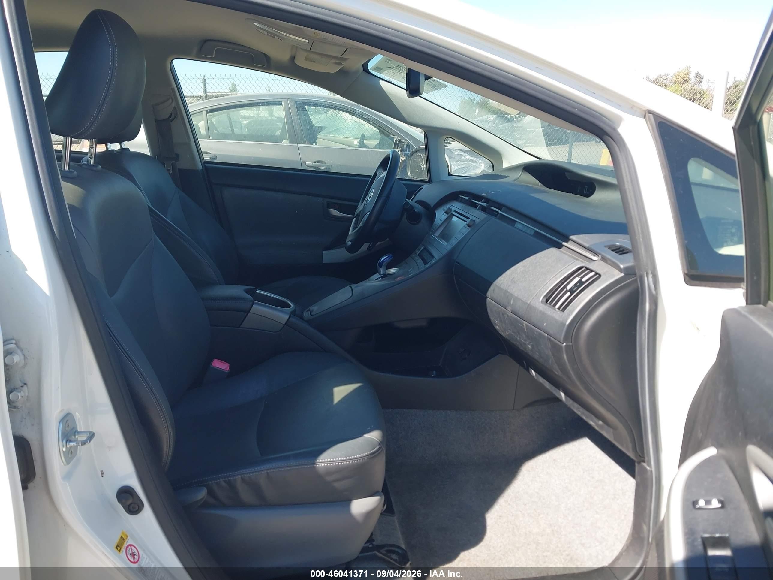 2012 Toyota Prius Four White vin: JTDKN3DU4C5485064