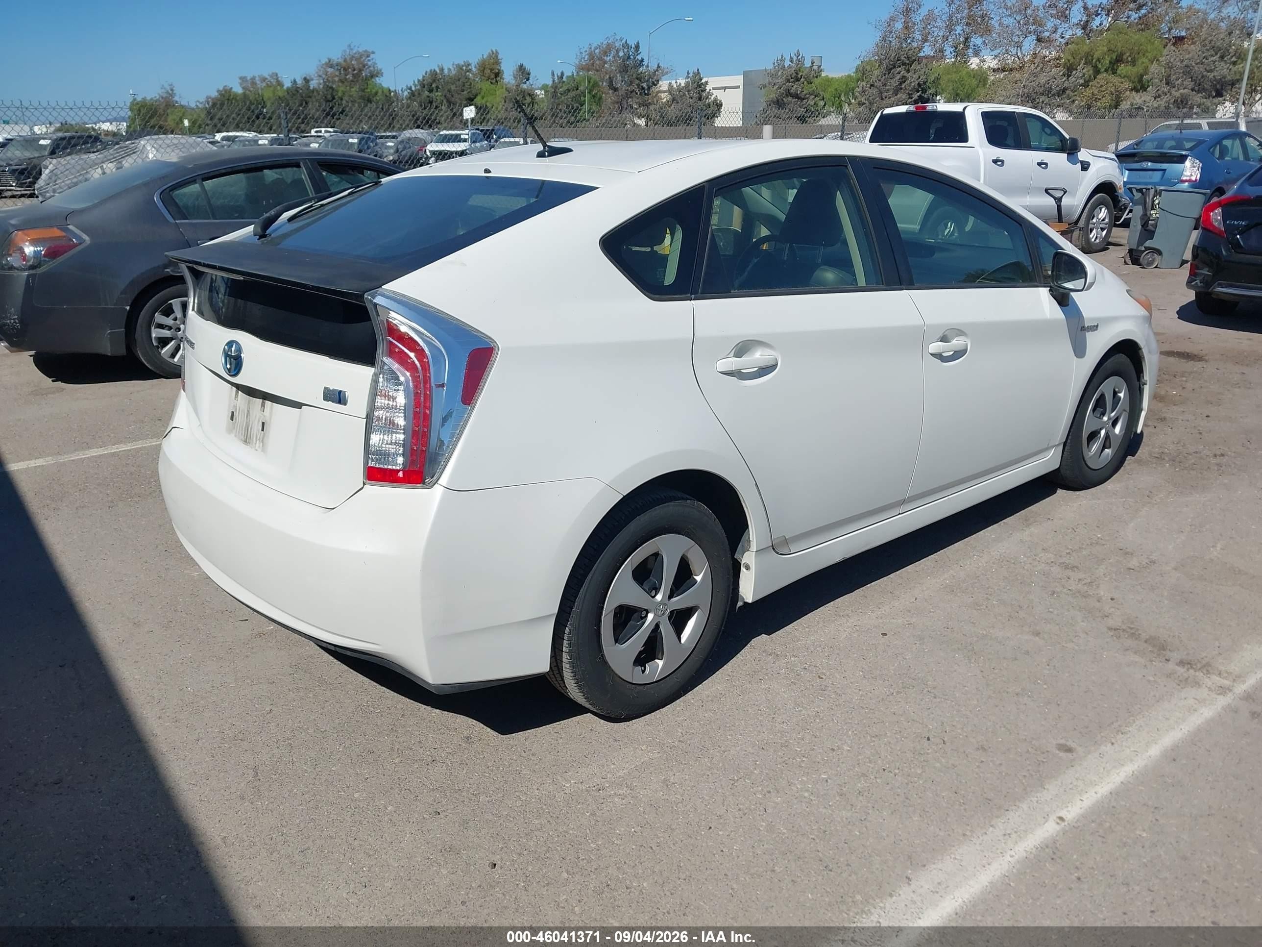 2012 Toyota Prius Four White vin: JTDKN3DU4C5485064