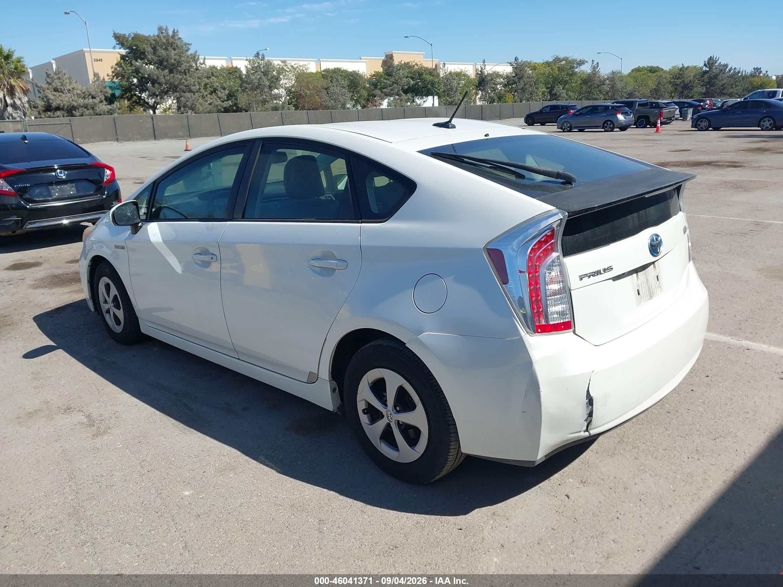 2012 Toyota Prius Four White vin: JTDKN3DU4C5485064