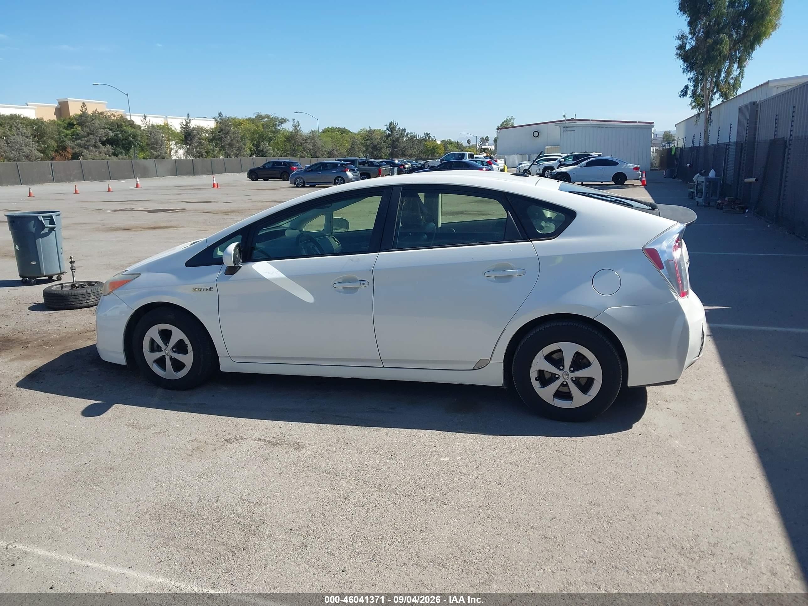 2012 Toyota Prius Four White vin: JTDKN3DU4C5485064