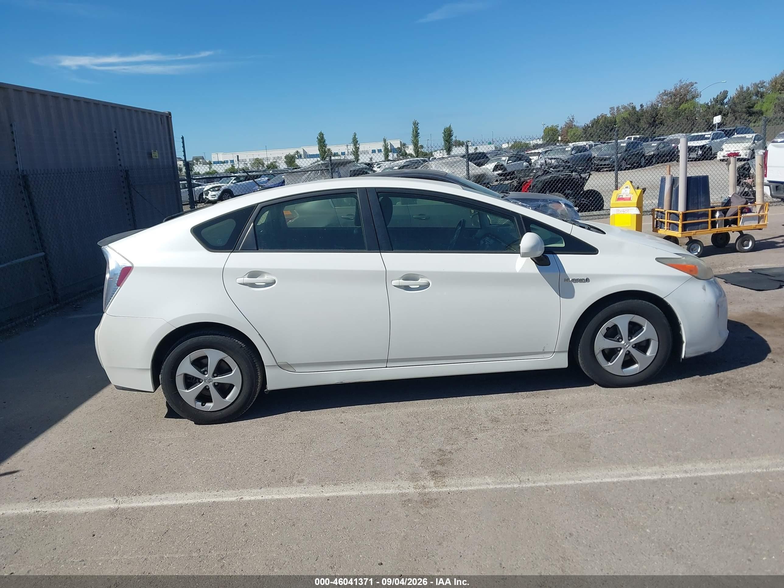 2012 Toyota Prius Four White vin: JTDKN3DU4C5485064