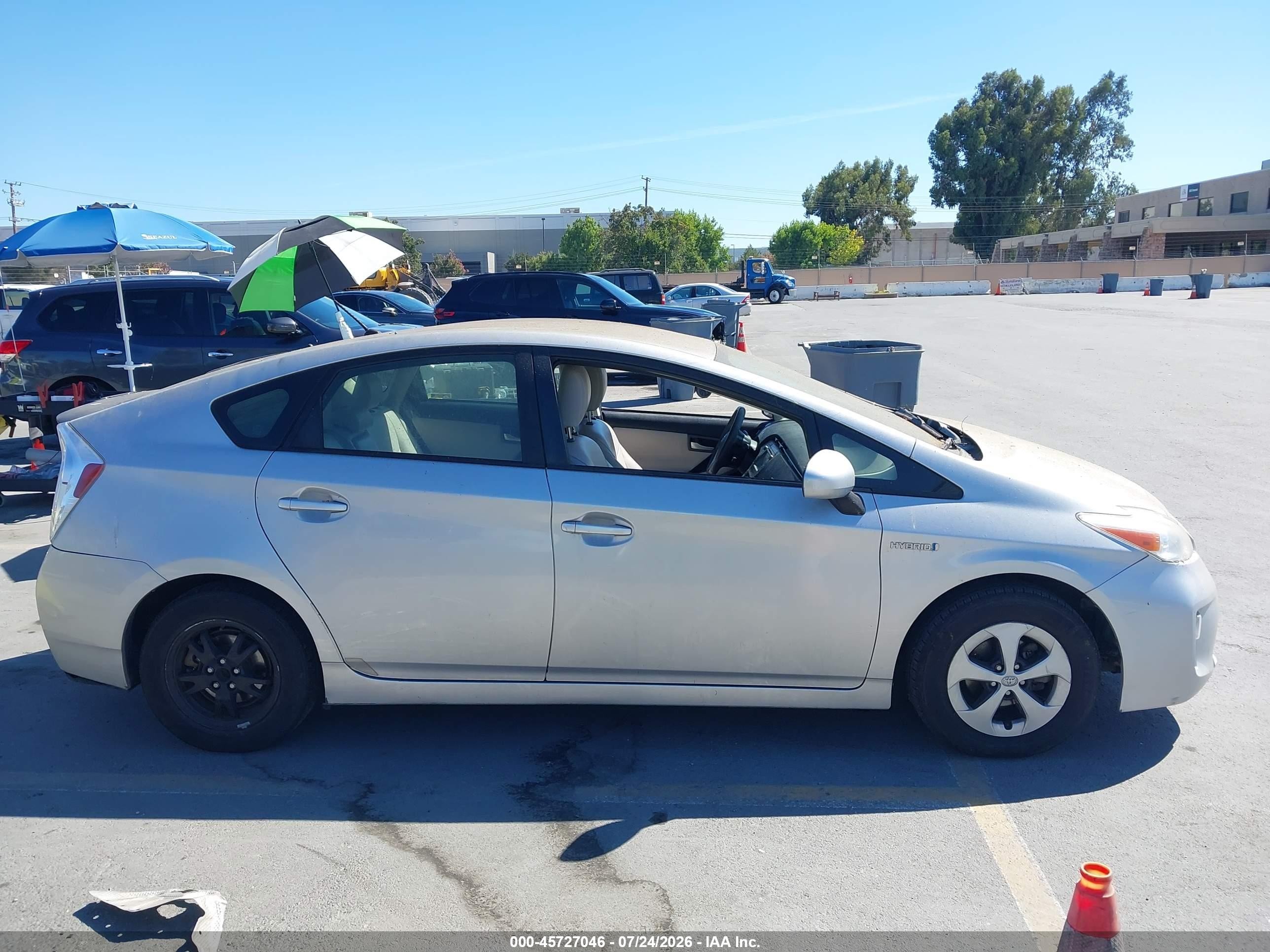 2013 Toyota Prius Two Silver vin: JTDKN3DU4D0343697