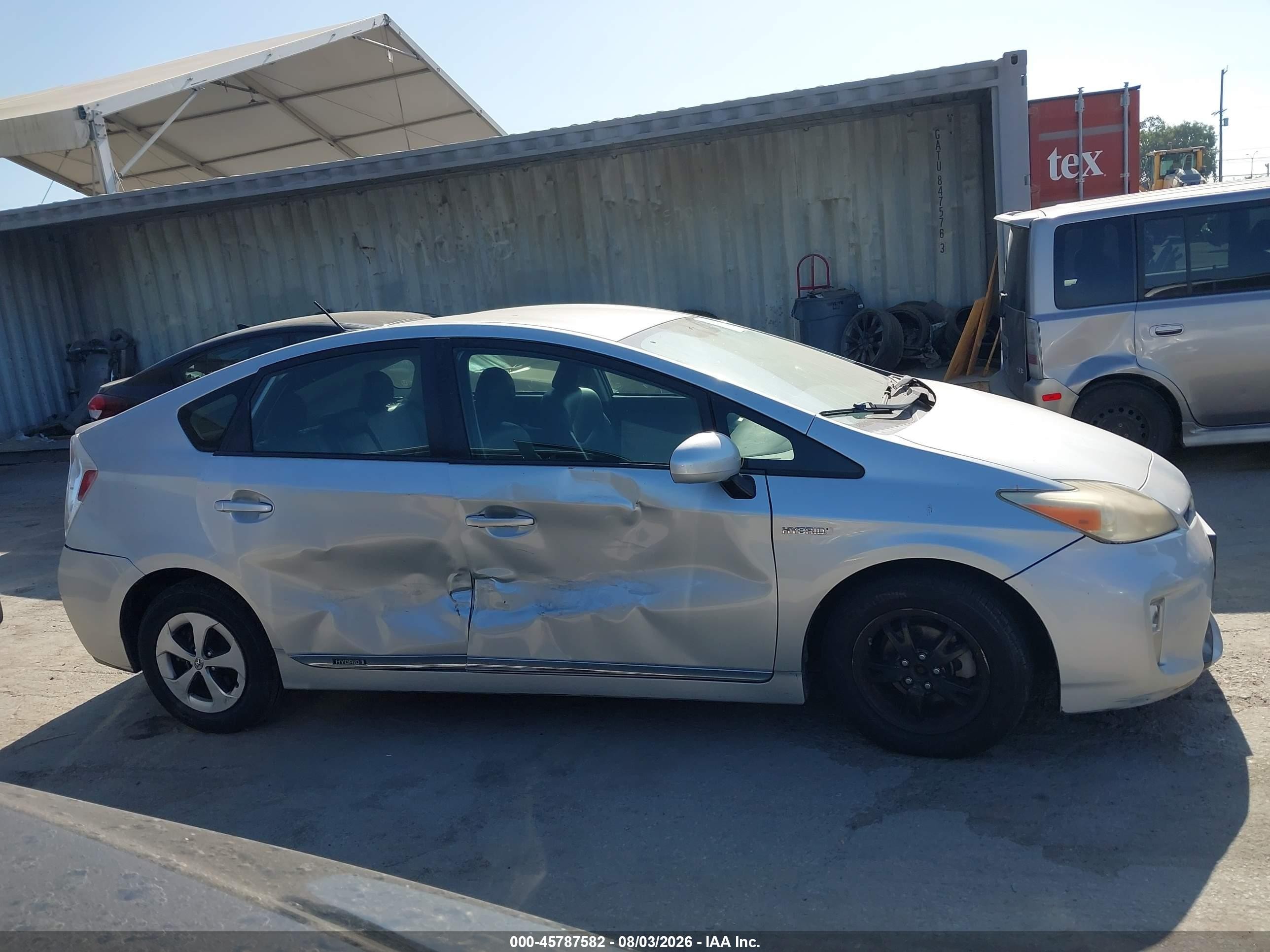 2013 Toyota Prius Four Silver vin: JTDKN3DU4D1675326