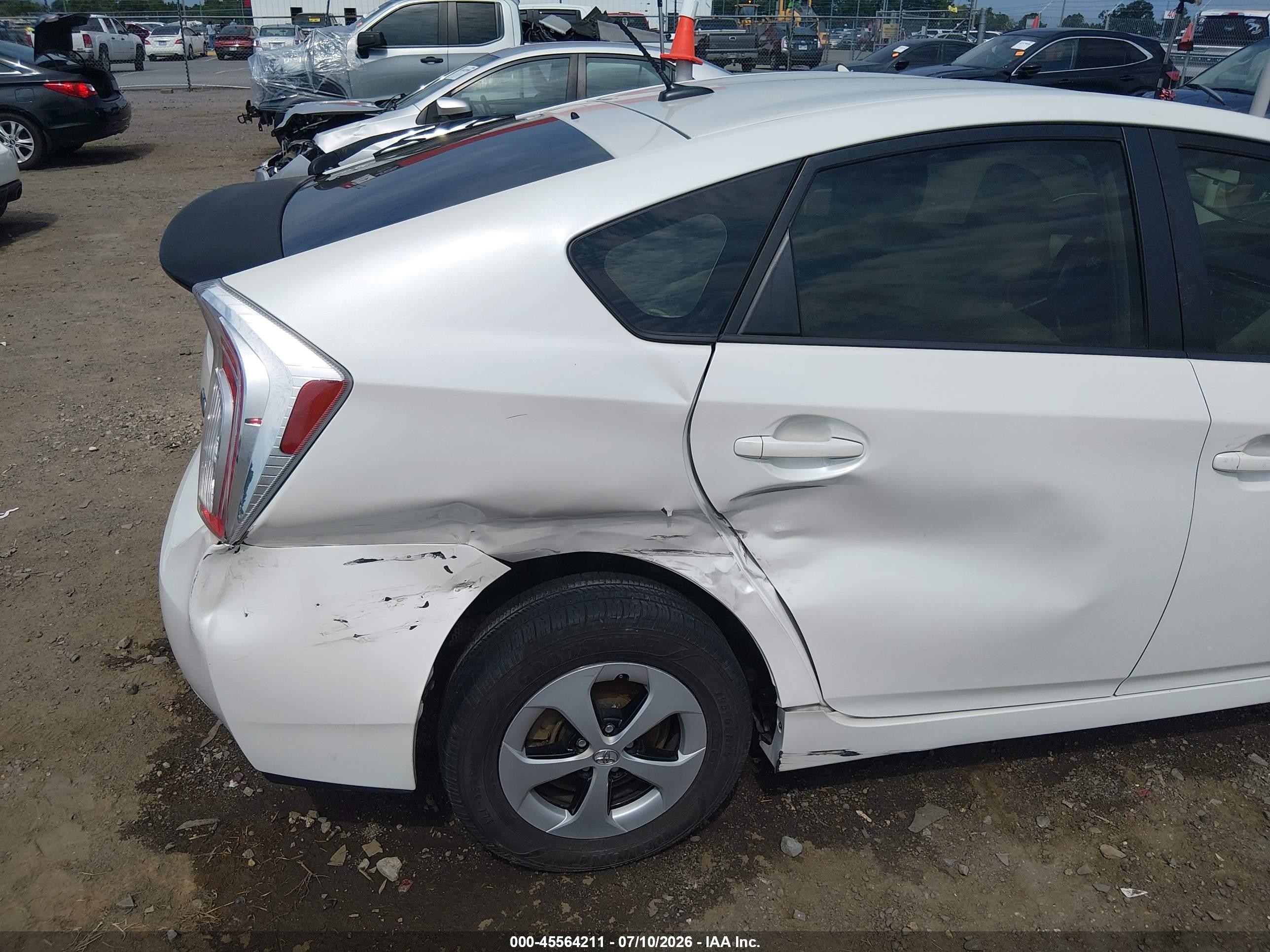 2013 Toyota Prius Three Белый vin: JTDKN3DU4D1720930