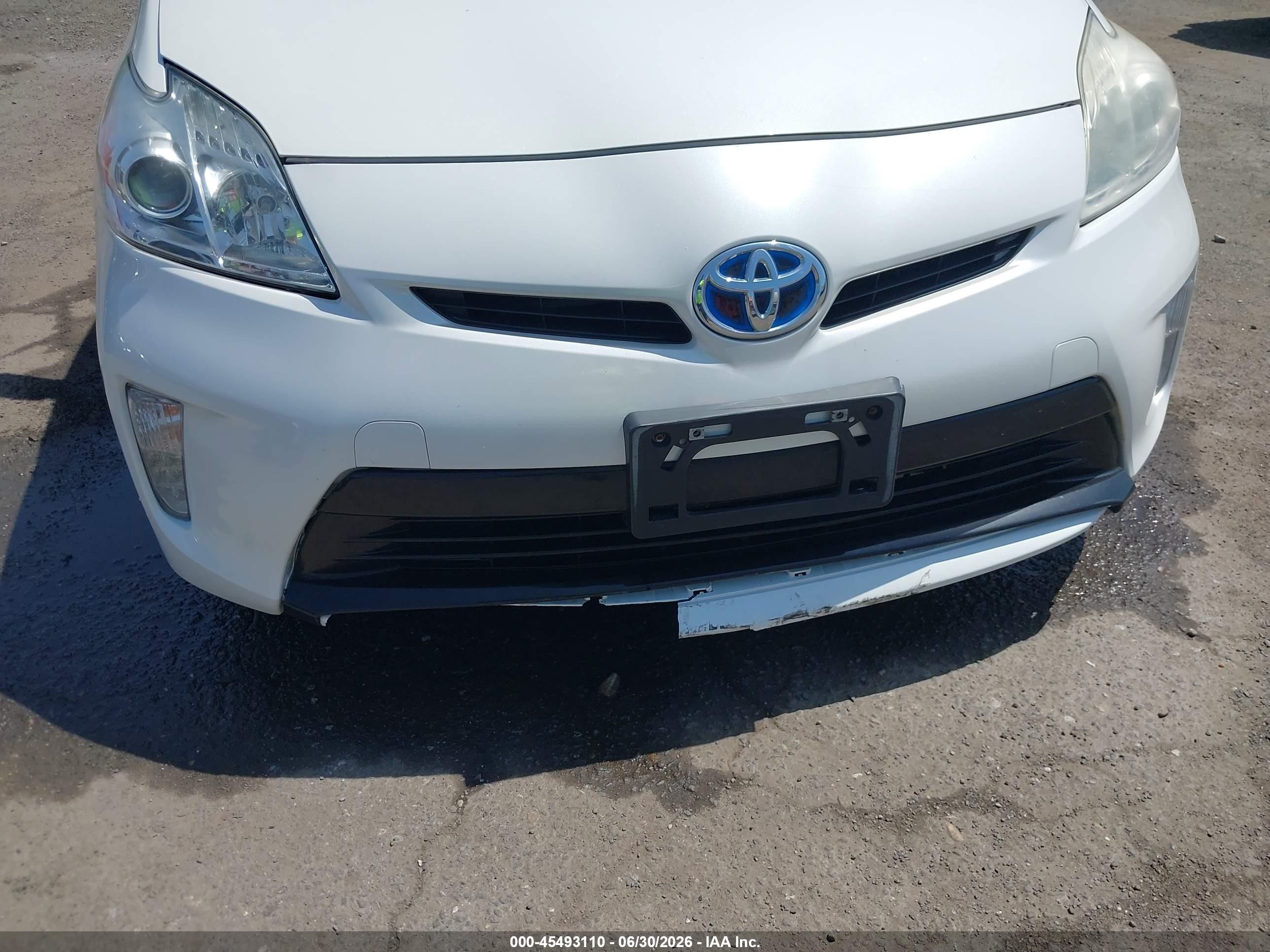 2013 Toyota Prius Two Белый vin: JTDKN3DU4D5542901