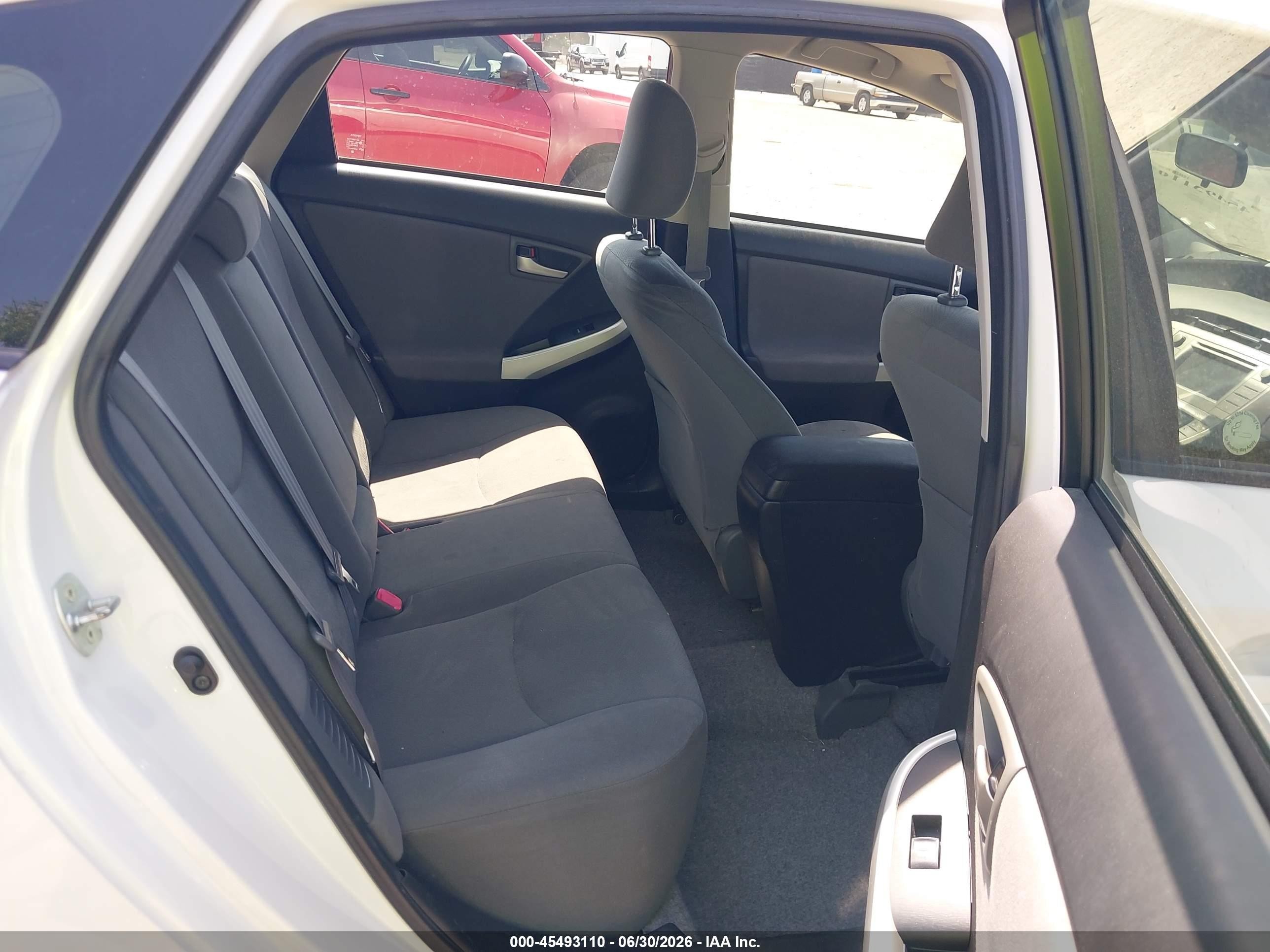 2013 Toyota Prius Two Белый vin: JTDKN3DU4D5542901