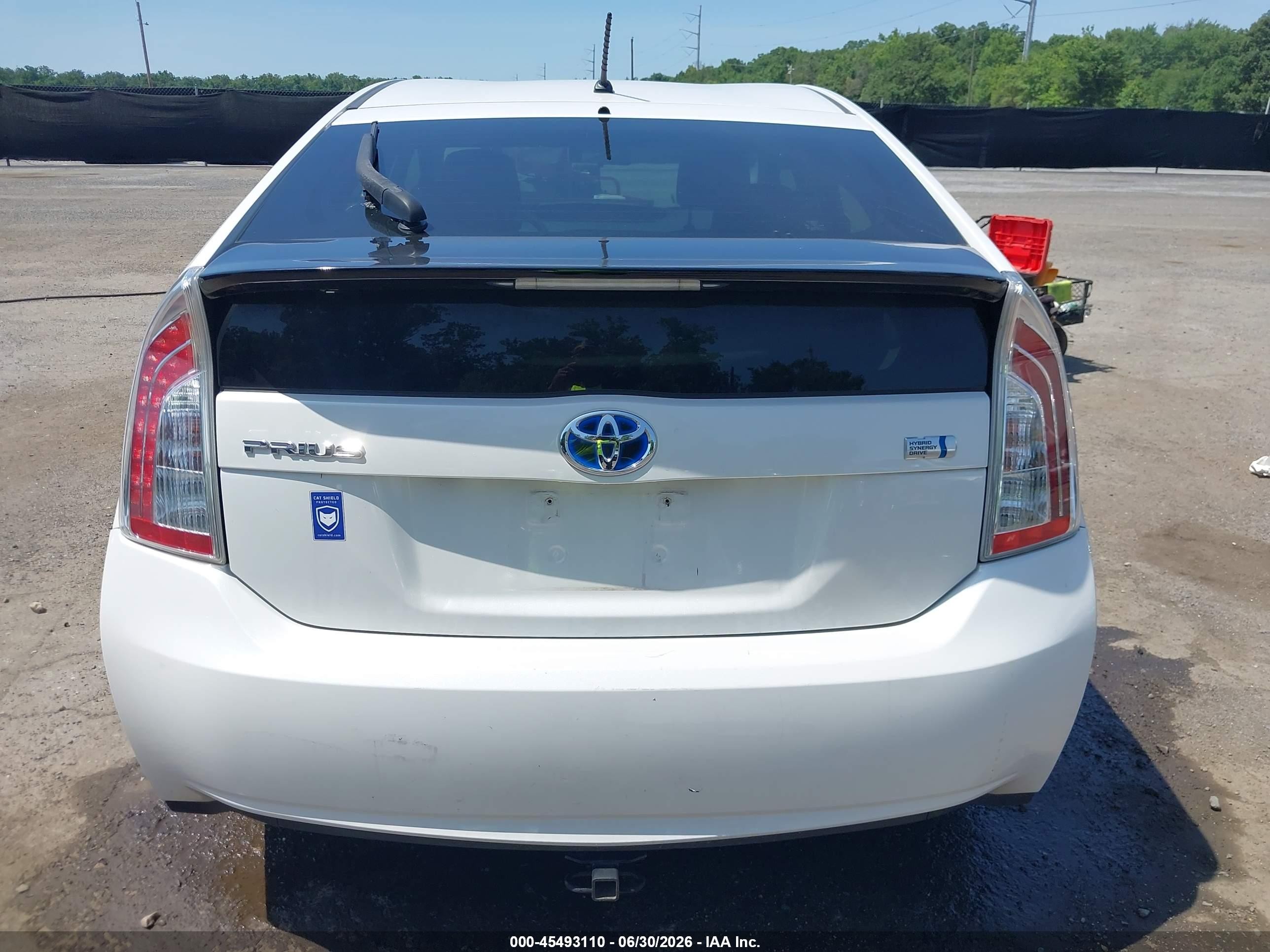 2013 Toyota Prius Two Белый vin: JTDKN3DU4D5542901