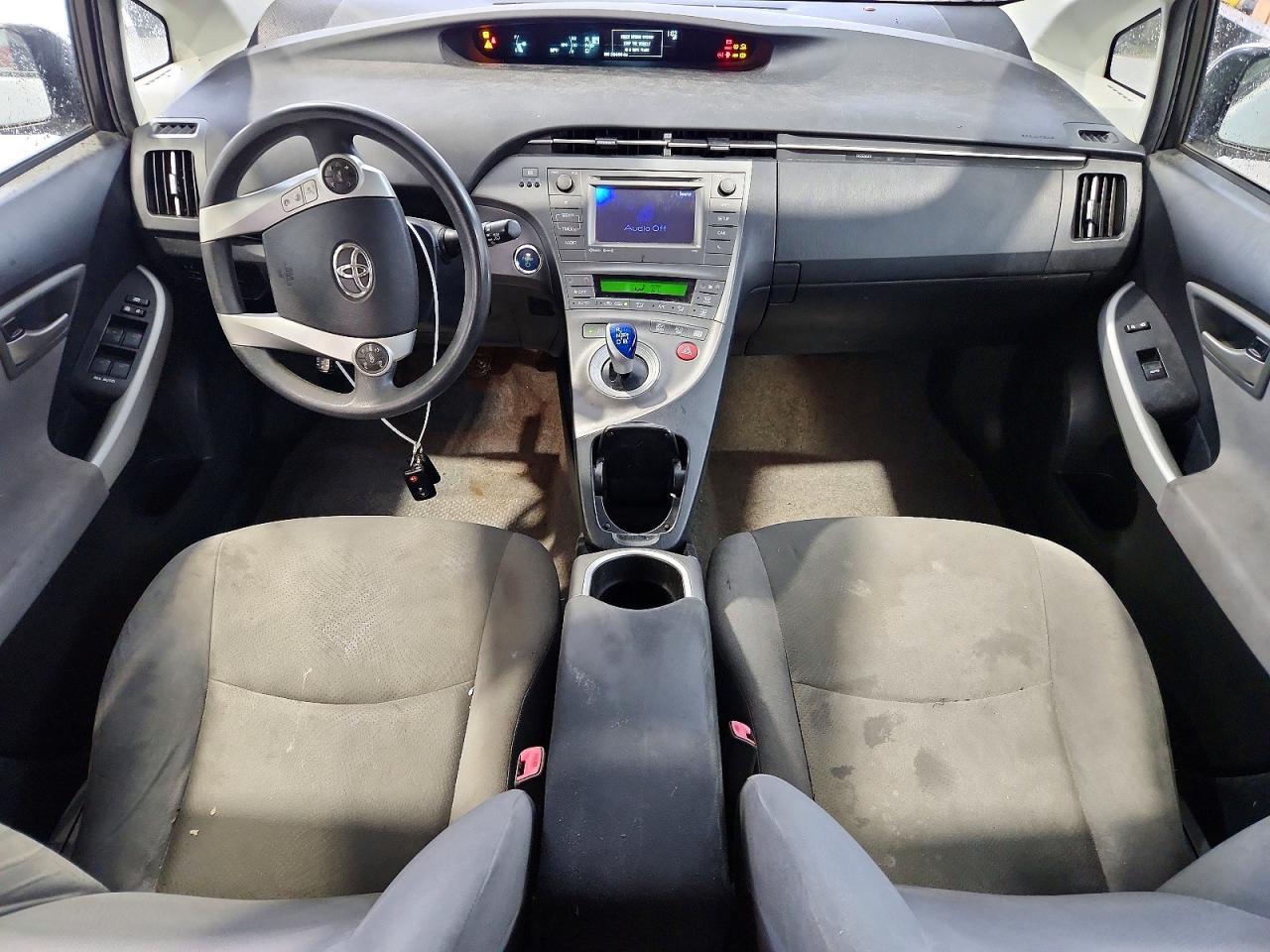2013 Toyota Prius Three Silver vin: JTDKN3DU4D5542932