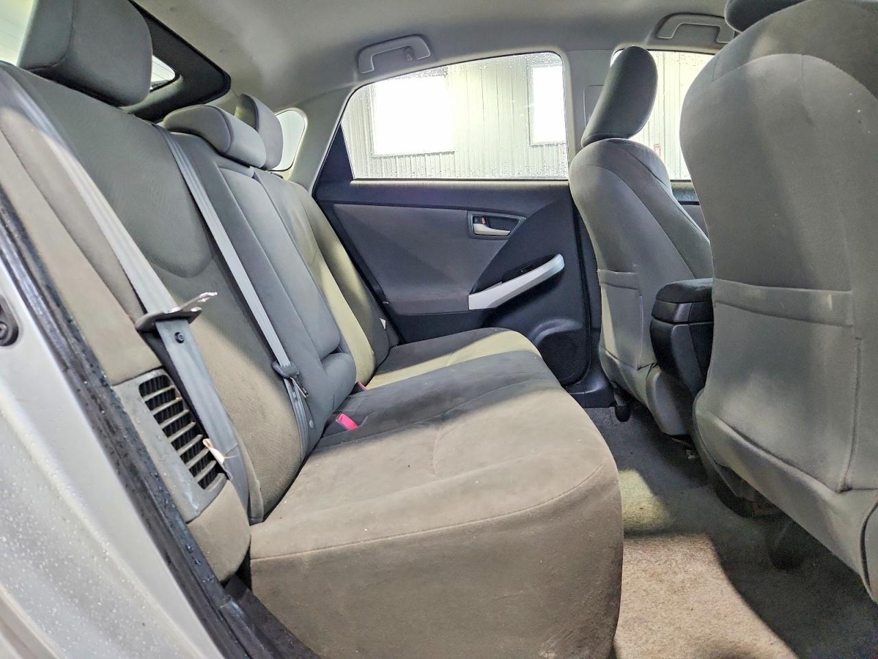 2013 Toyota Prius Three Silver vin: JTDKN3DU4D5542932