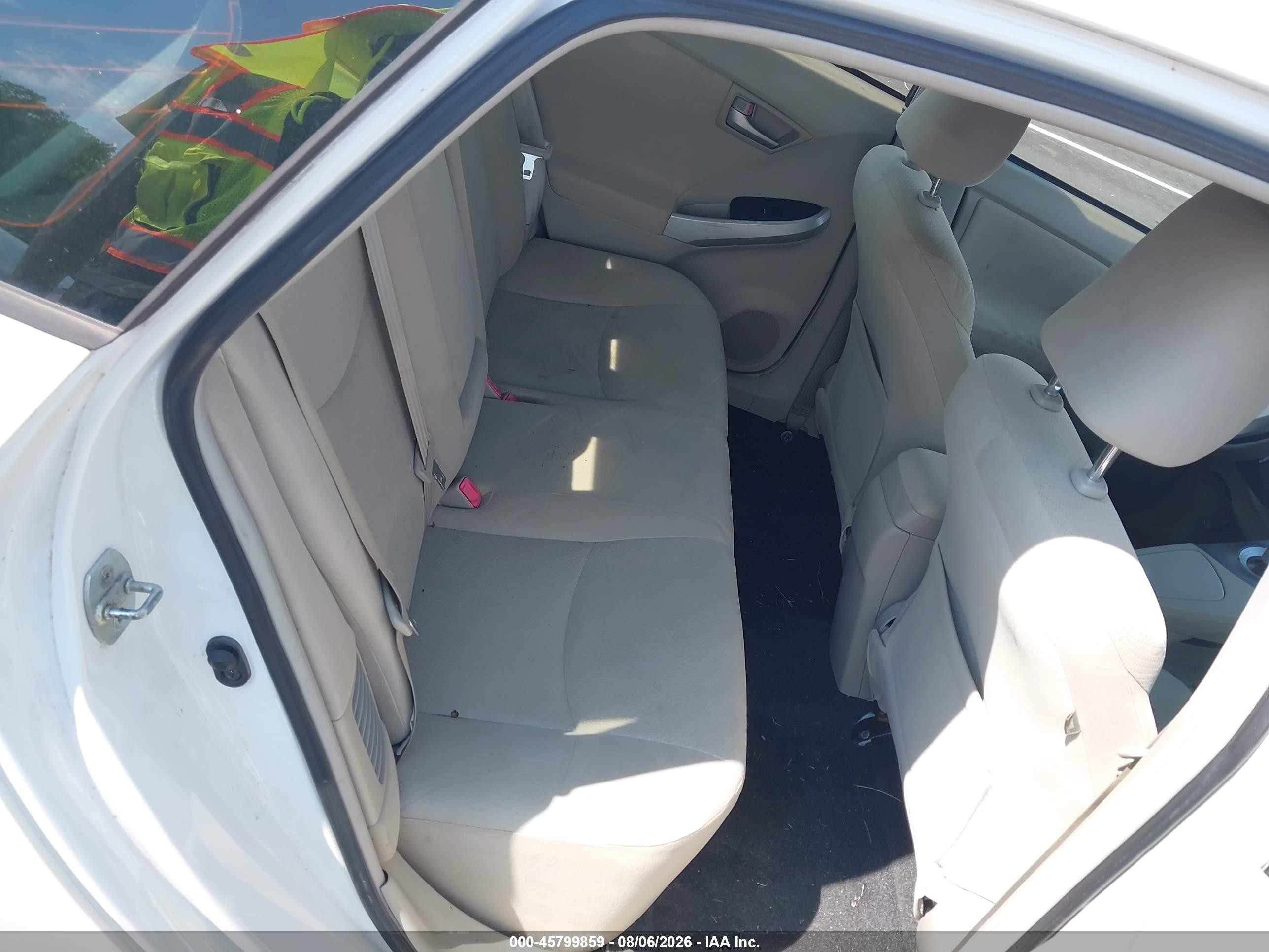 2013 Toyota Prius Two White vin: JTDKN3DU4D5560234