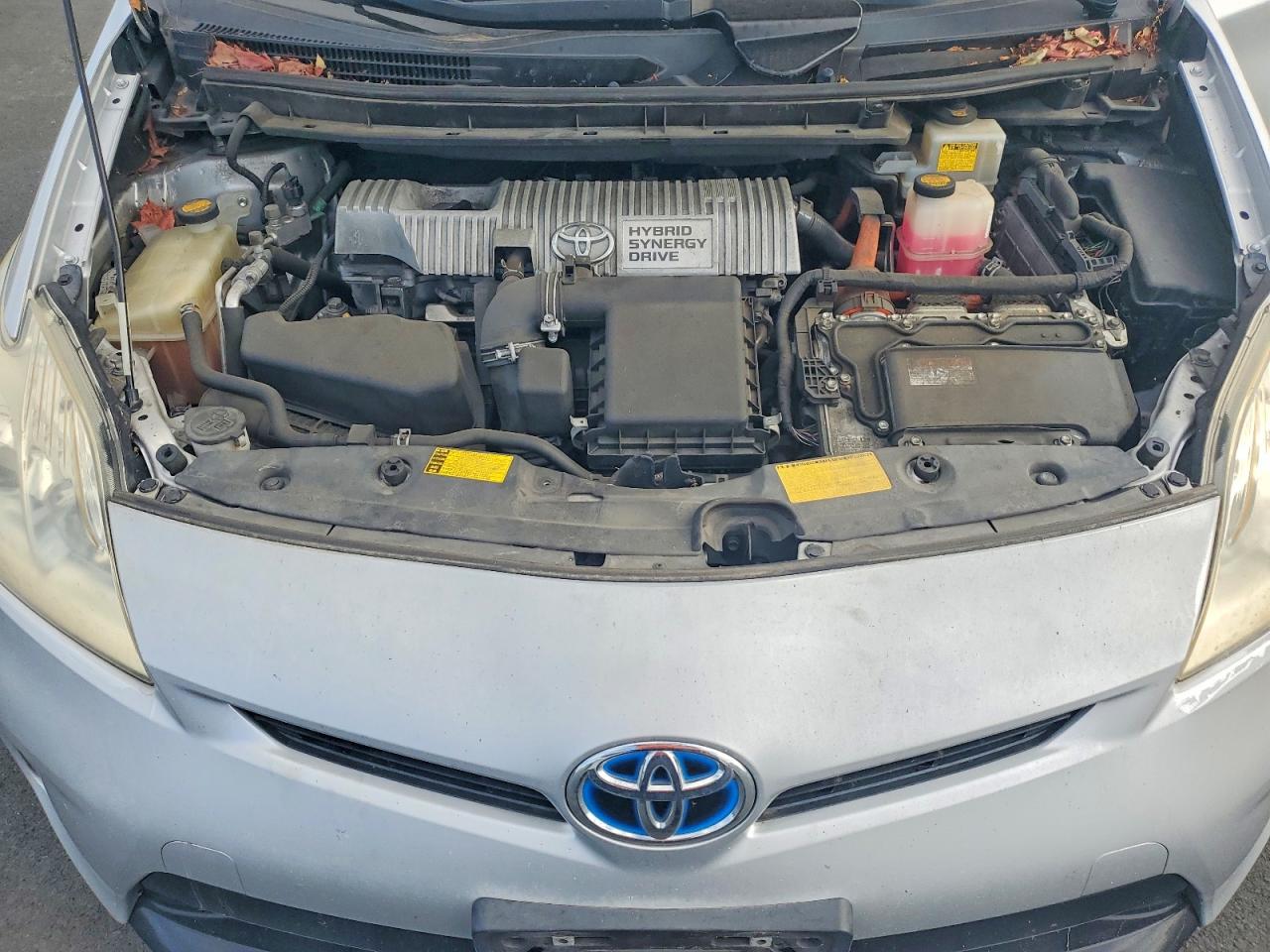 2013 Toyota Prius Three Silver vin: JTDKN3DU4D5586834