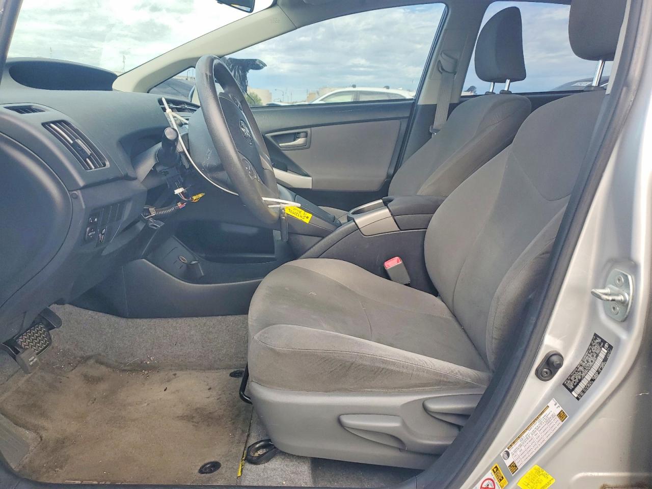 2013 Toyota Prius Three Silver vin: JTDKN3DU4D5586834