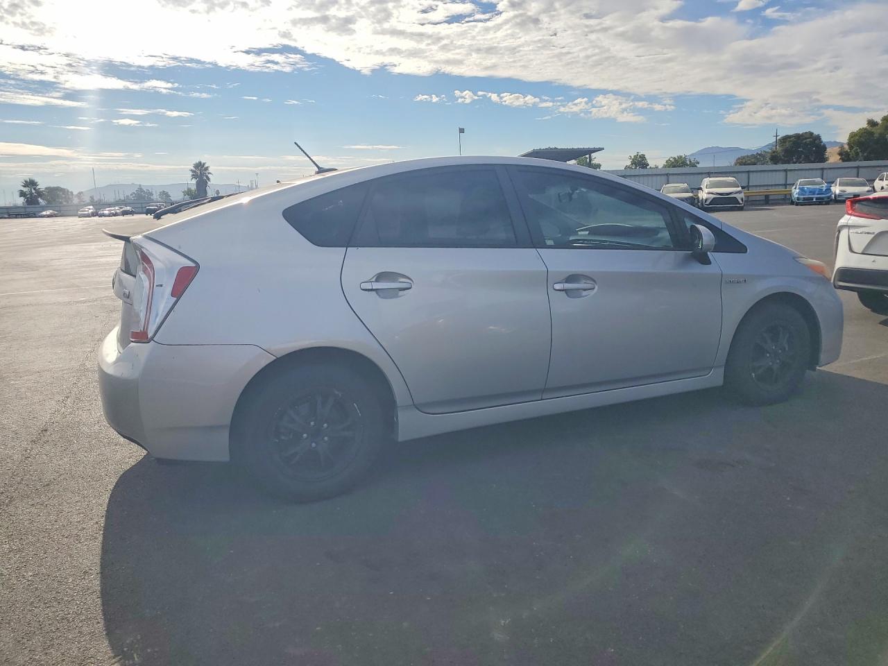 2013 Toyota Prius Three Silver vin: JTDKN3DU4D5586834