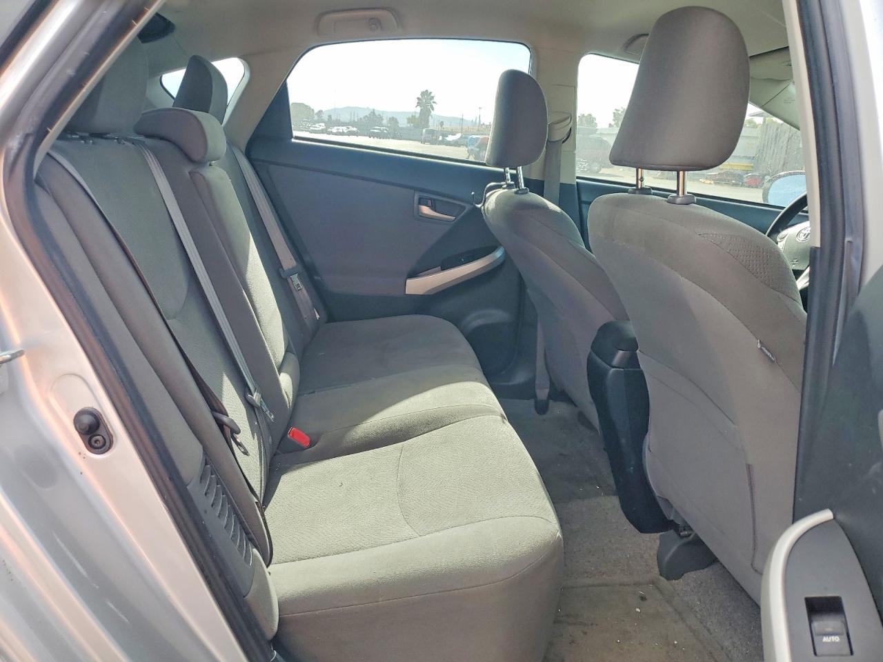 2013 Toyota Prius Three Silver vin: JTDKN3DU4D5586834
