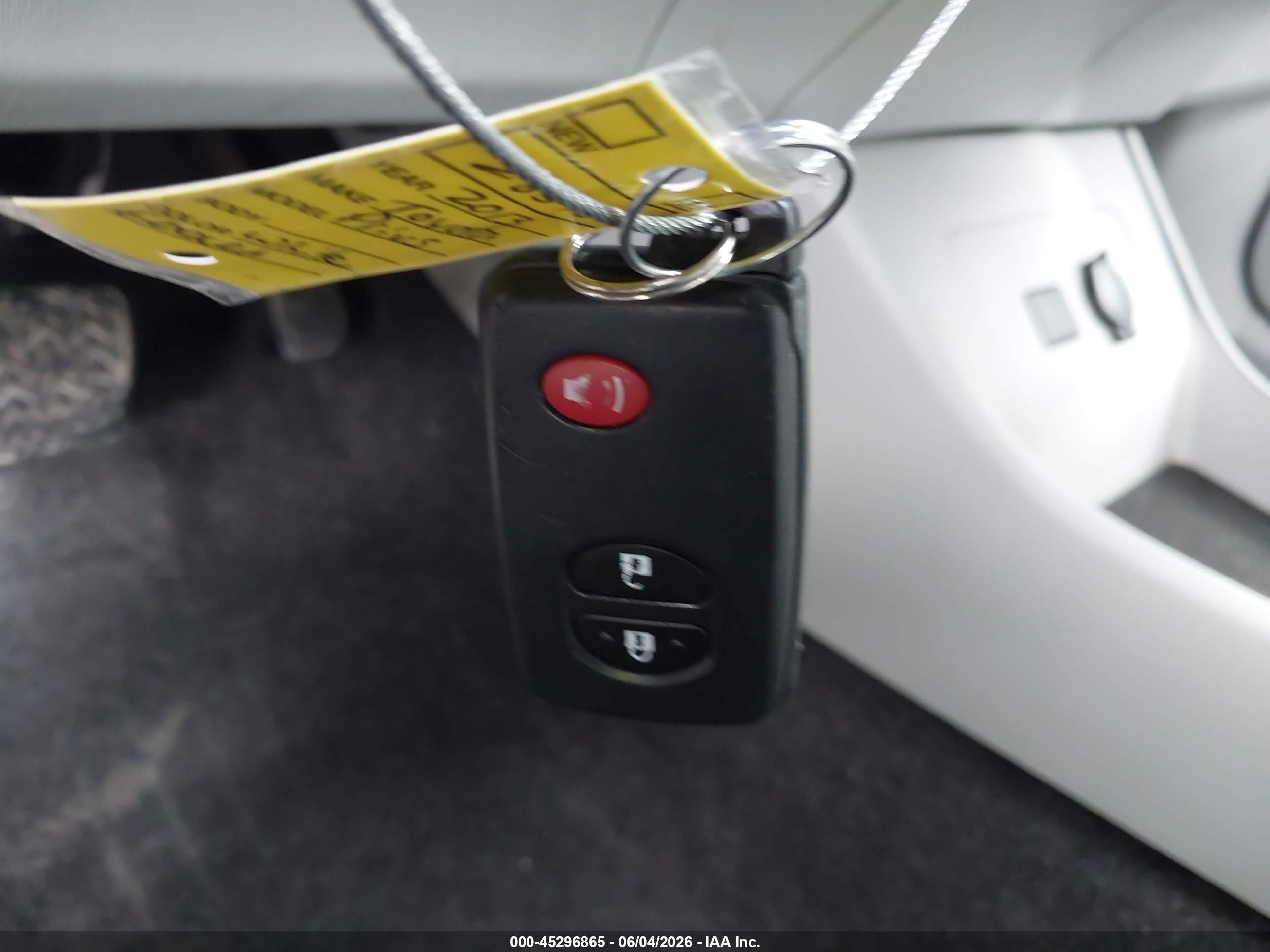 2013 Toyota Prius Two White vin: JTDKN3DU4D5629035