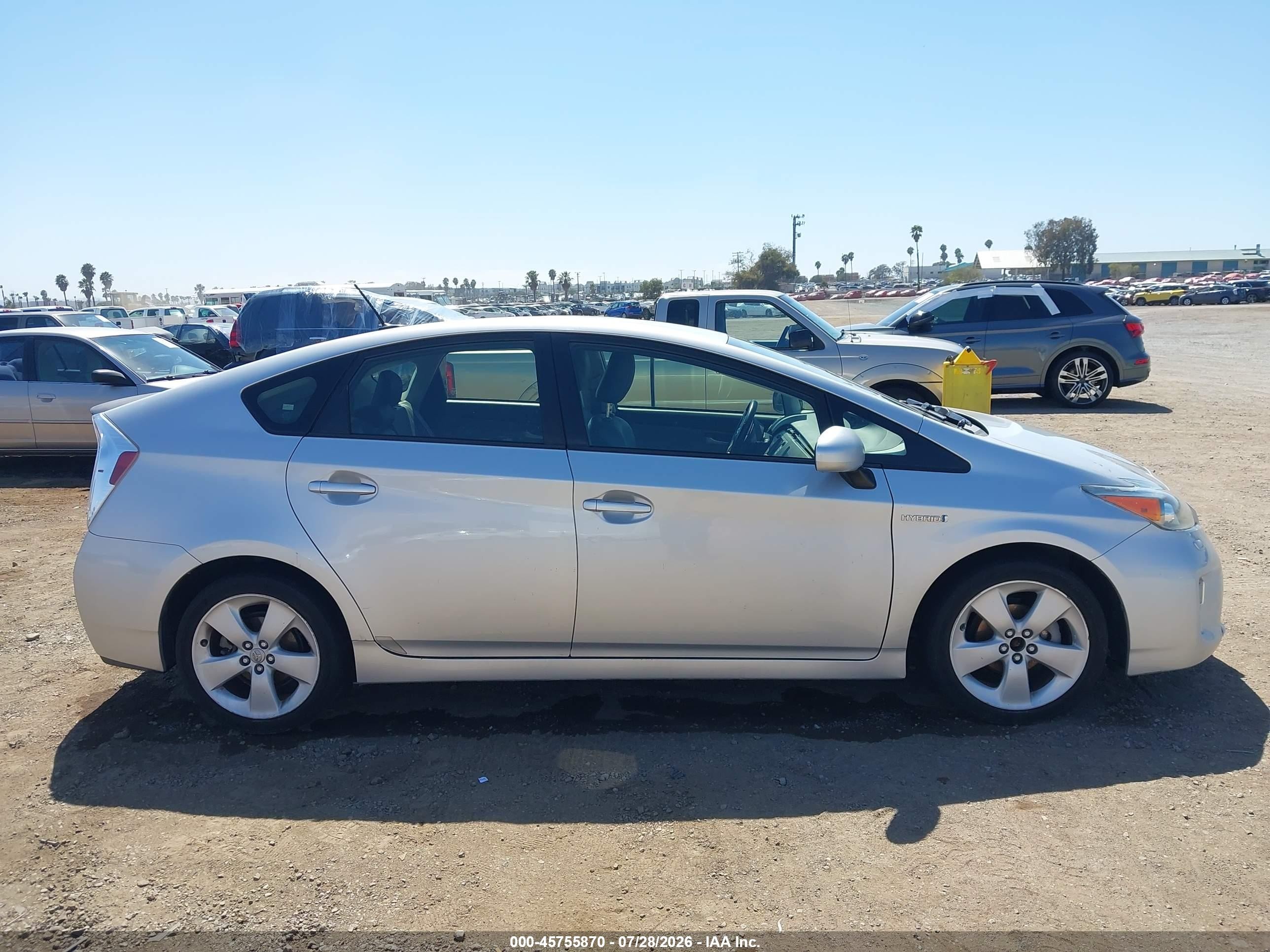 2013 Toyota Prius Five Silver vin: JTDKN3DU4D5647986