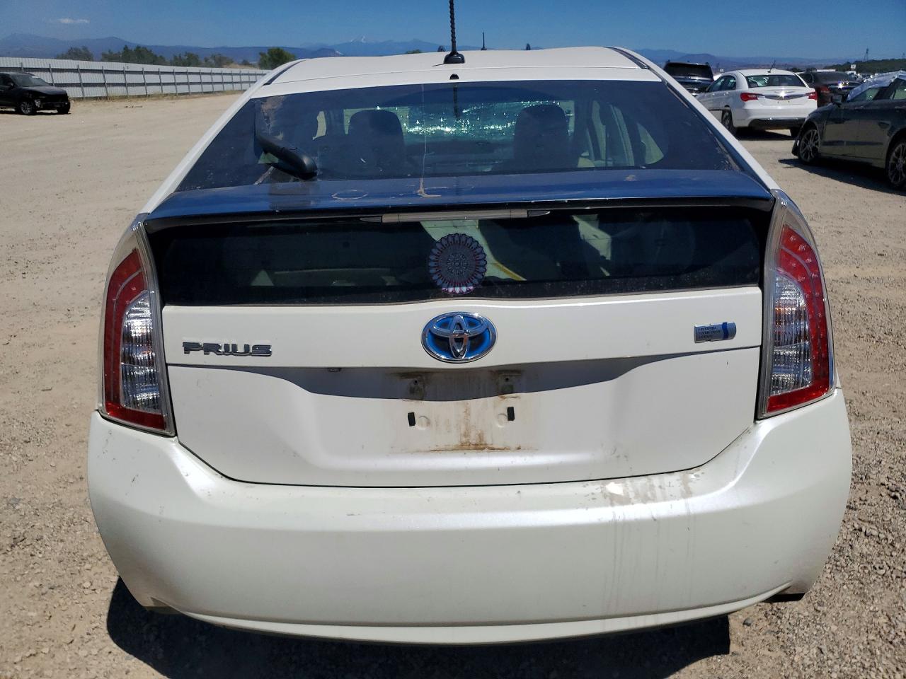 2013 Toyota Prius Three White vin: JTDKN3DU4D5648331
