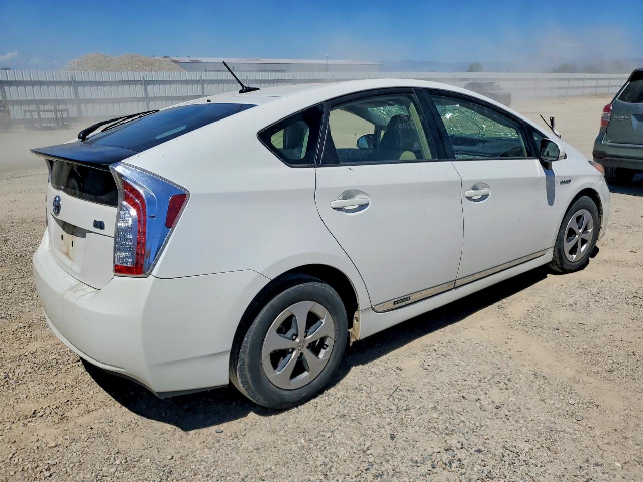 2013 Toyota Prius Three White vin: JTDKN3DU4D5648331