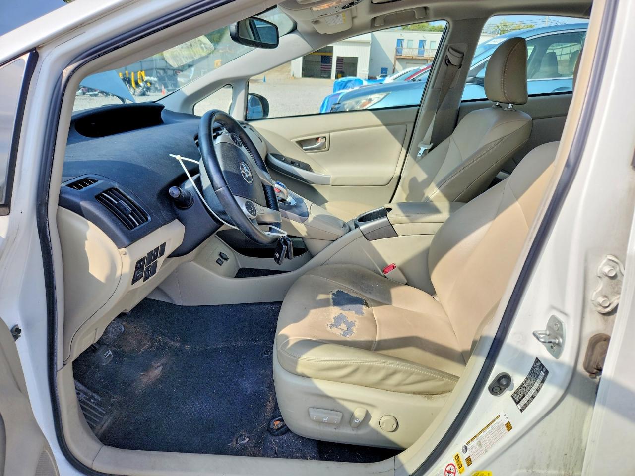 2013 Toyota Prius Four White vin: JTDKN3DU4D5679014