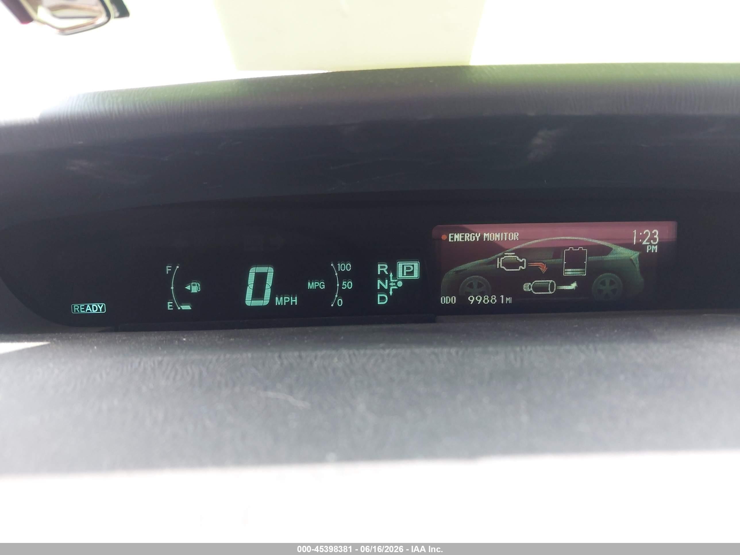 2014 Toyota Prius Two Красный vin: JTDKN3DU4E0359402