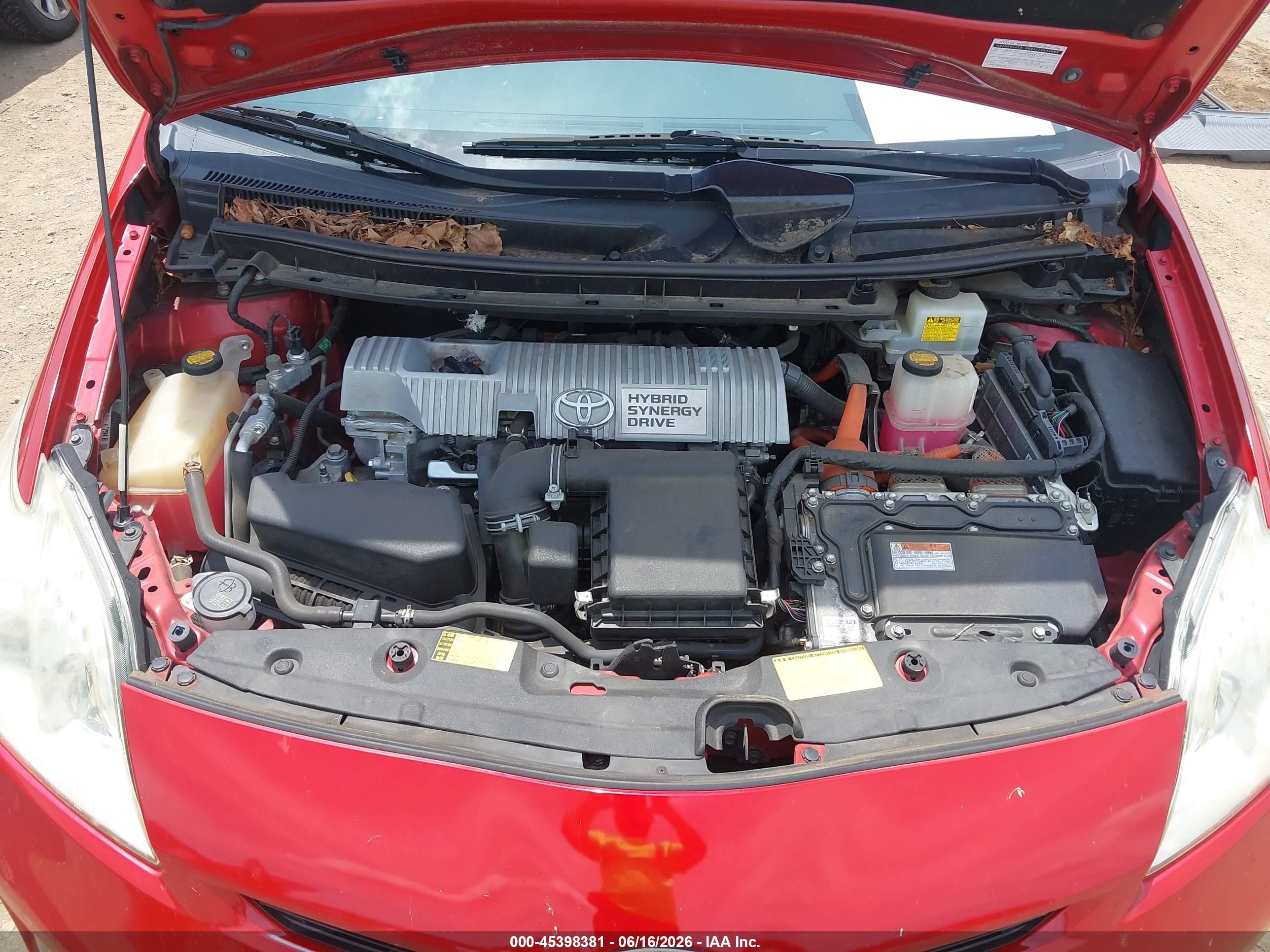 2014 Toyota Prius Two Красный vin: JTDKN3DU4E0359402