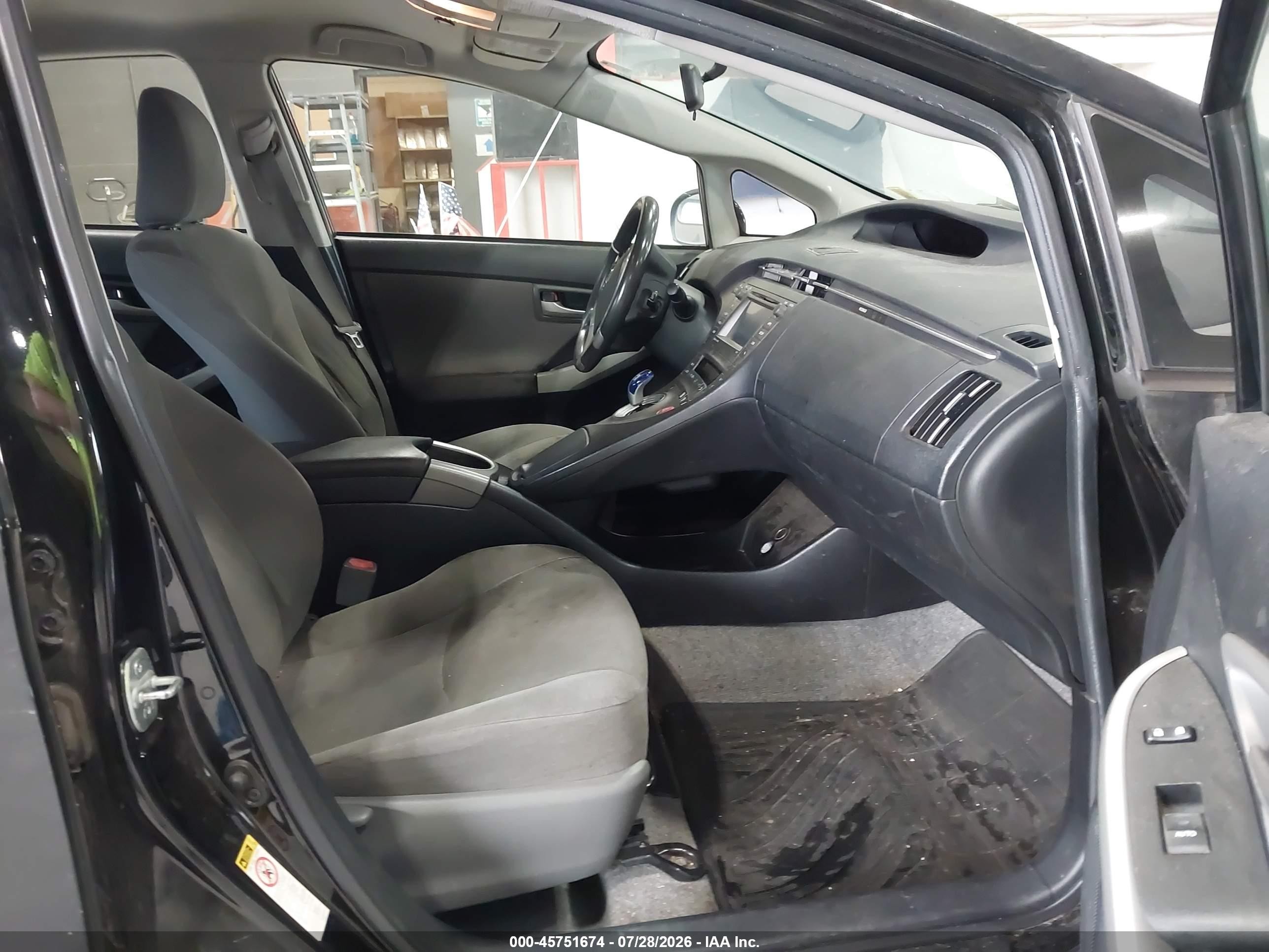 2014 Toyota Prius Three Черный vin: JTDKN3DU4E0380802
