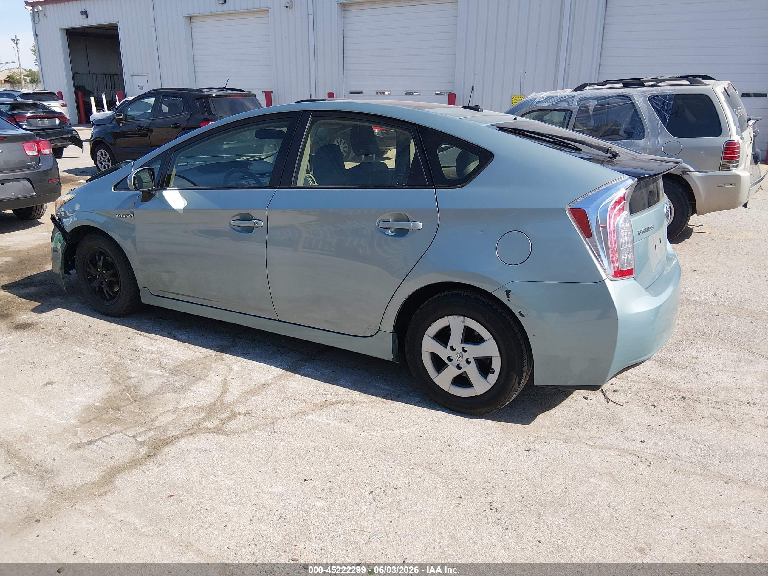 2014 Toyota Prius   Blue vin: JTDKN3DU4E1746932