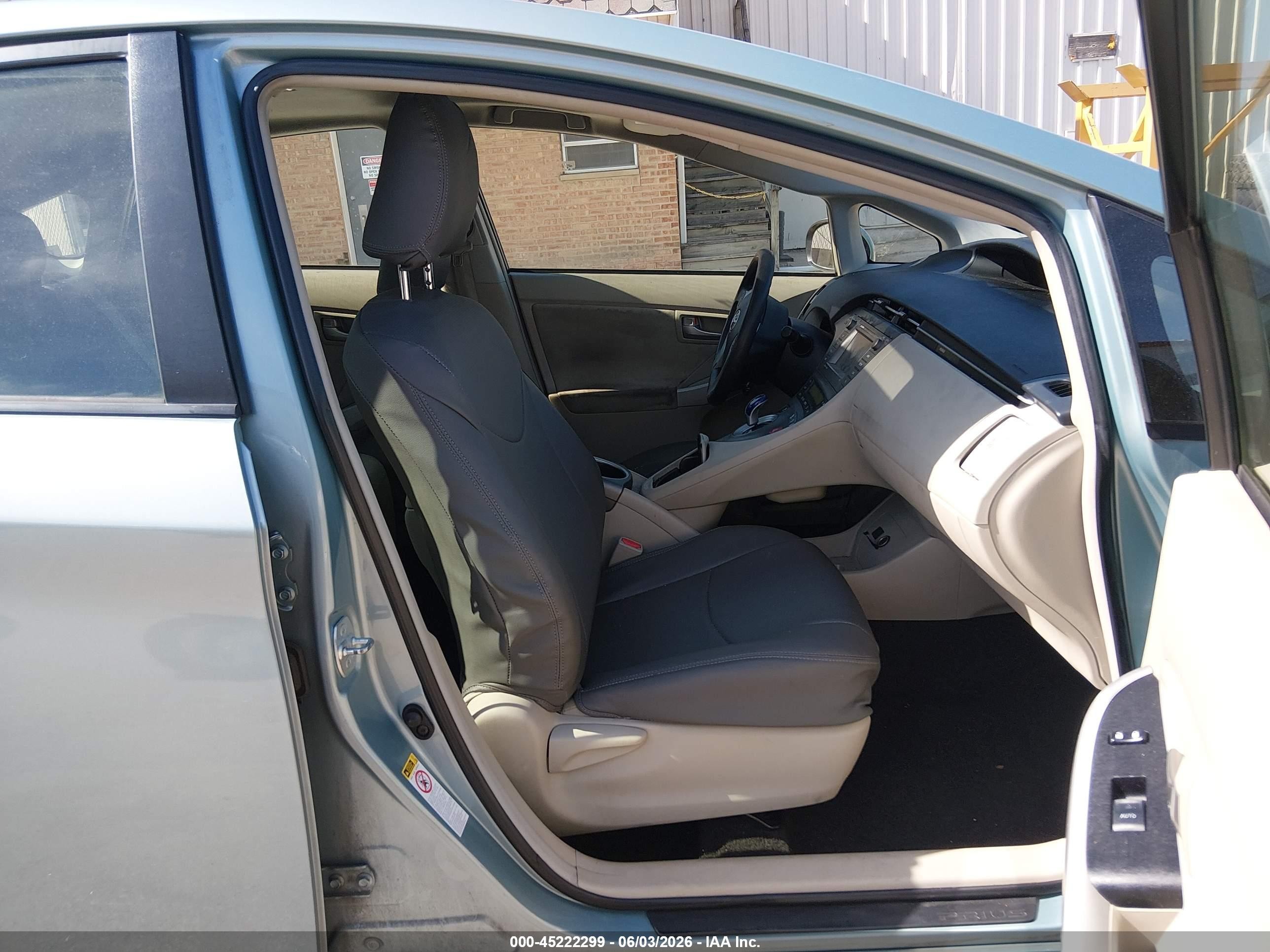 2014 Toyota Prius   Blue vin: JTDKN3DU4E1746932