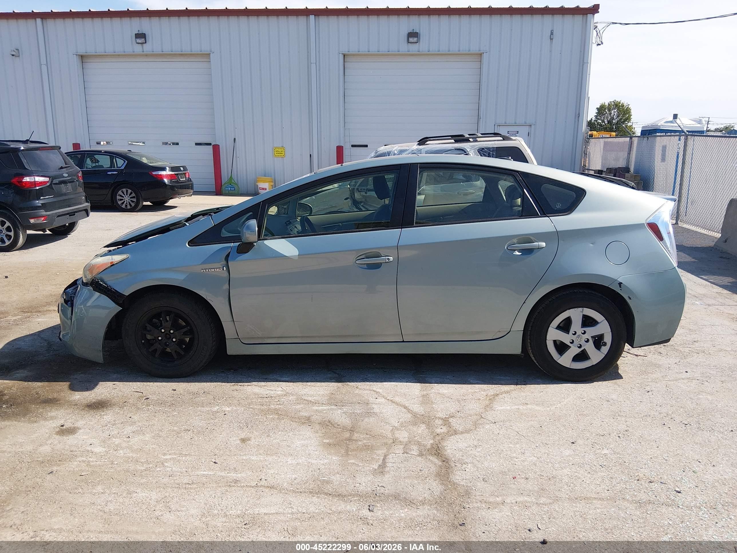 2014 Toyota Prius   Blue vin: JTDKN3DU4E1746932