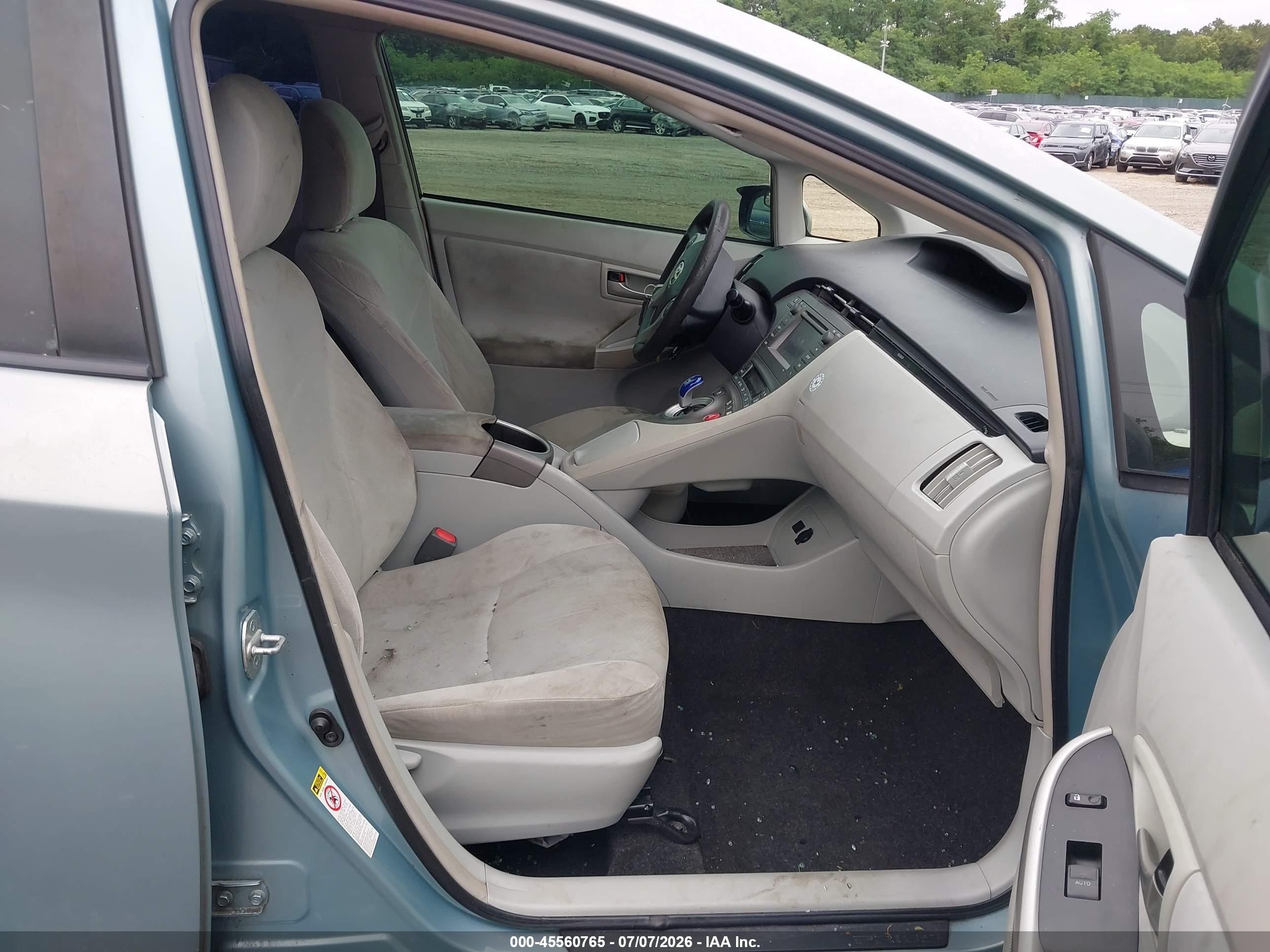 2014 Toyota Prius Two Green vin: JTDKN3DU4E1775282