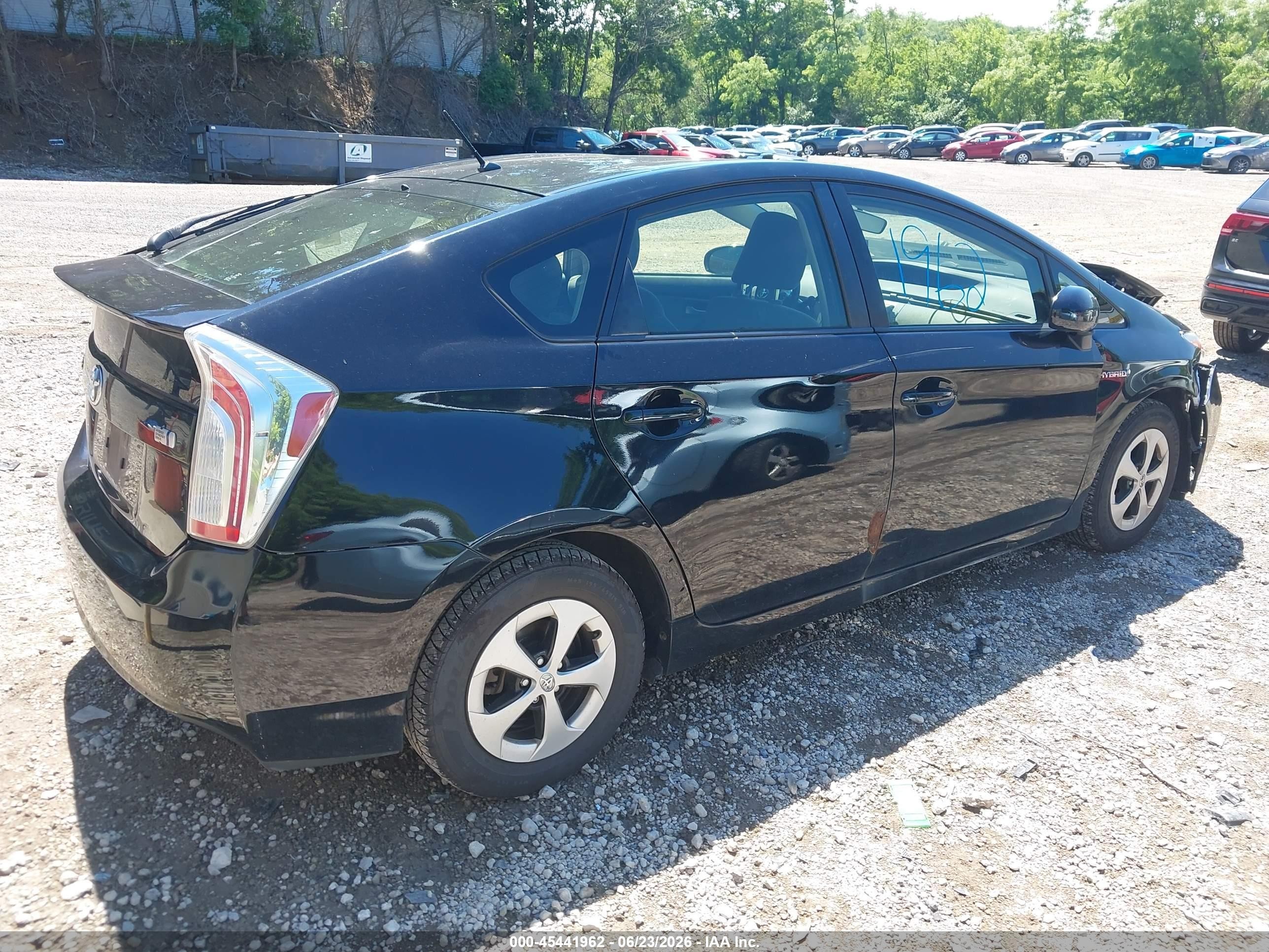 2015 Toyota Prius Two Черный vin: JTDKN3DU4F0397987