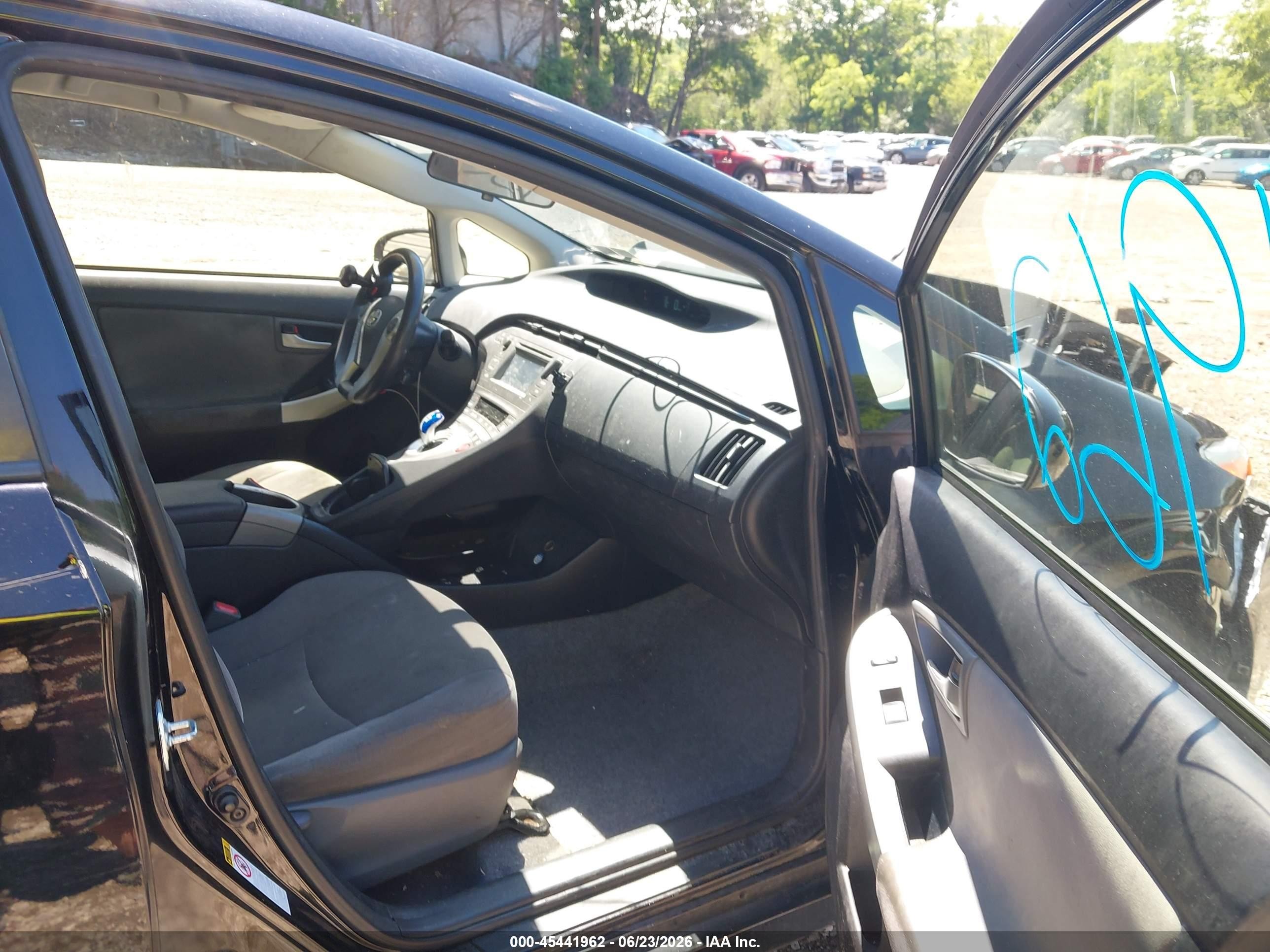 2015 Toyota Prius Two Черный vin: JTDKN3DU4F0397987