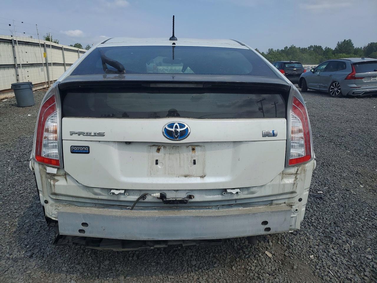2015 Toyota Prius Persona Series White vin: JTDKN3DU4F0399352