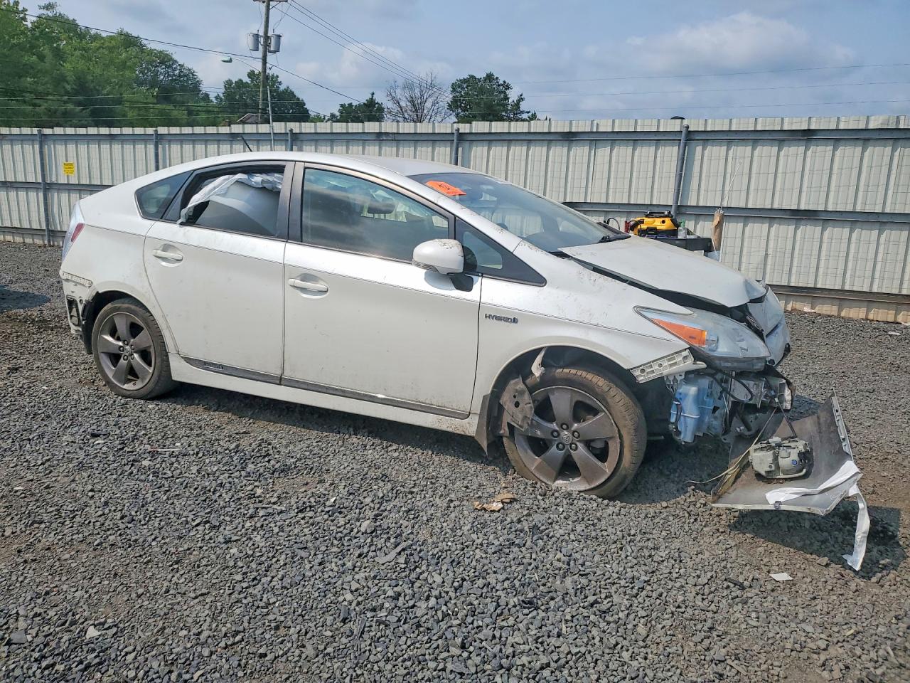 2015 Toyota Prius Persona Series White vin: JTDKN3DU4F0399352
