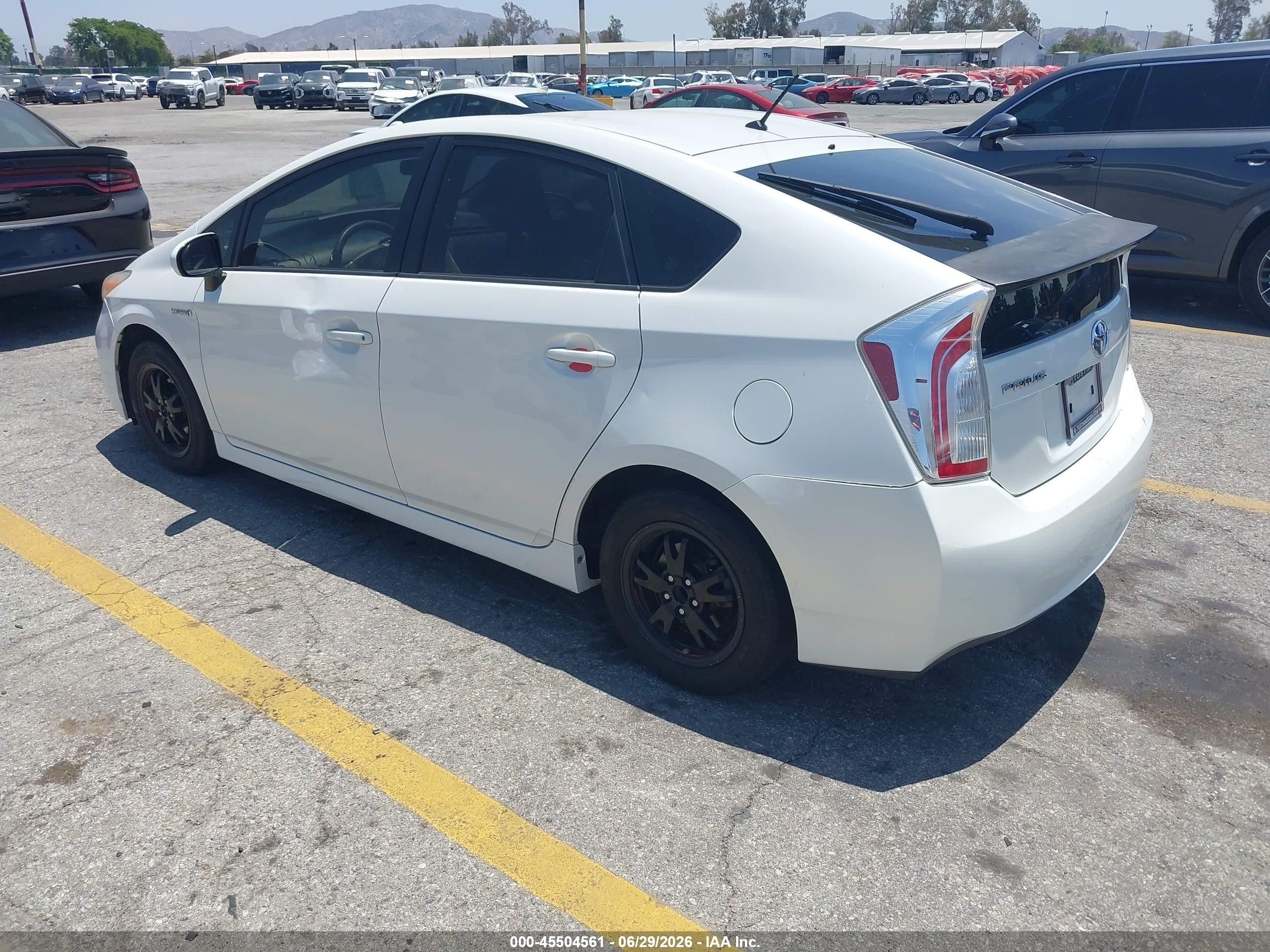 2015 Toyota Prius Two White vin: JTDKN3DU4F0415016