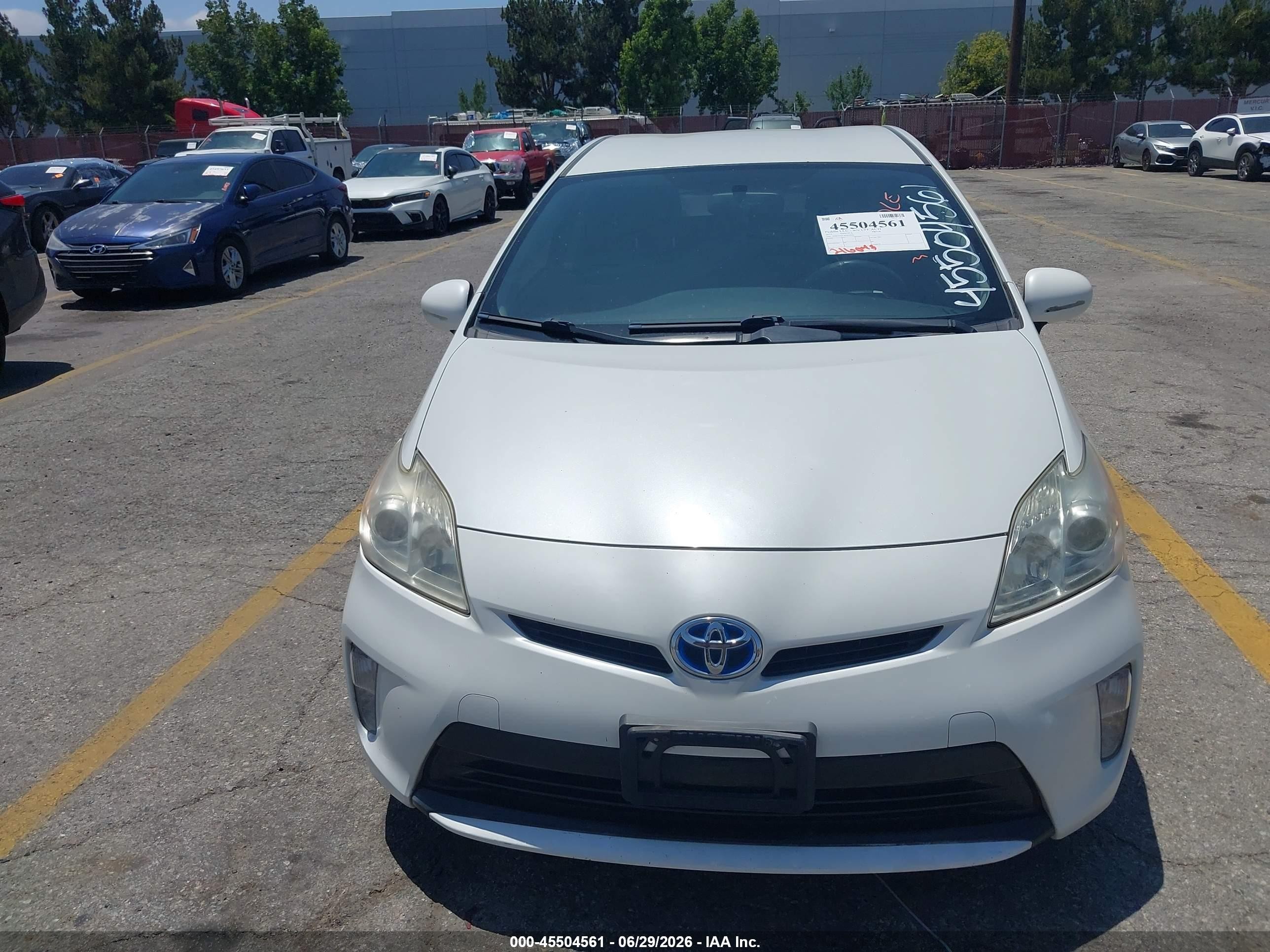 2015 Toyota Prius Two White vin: JTDKN3DU4F0415016
