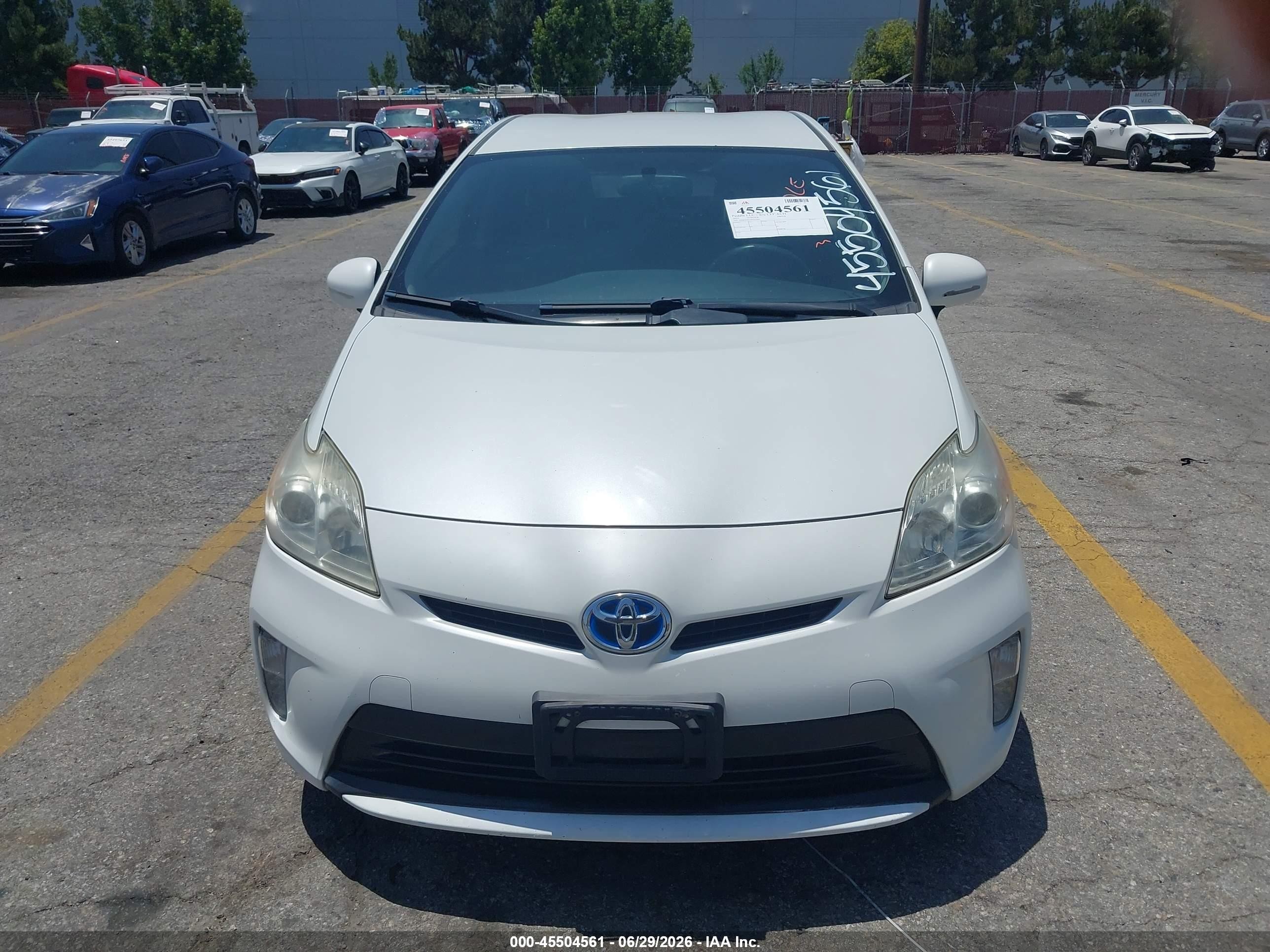2015 Toyota Prius Two White vin: JTDKN3DU4F0415016
