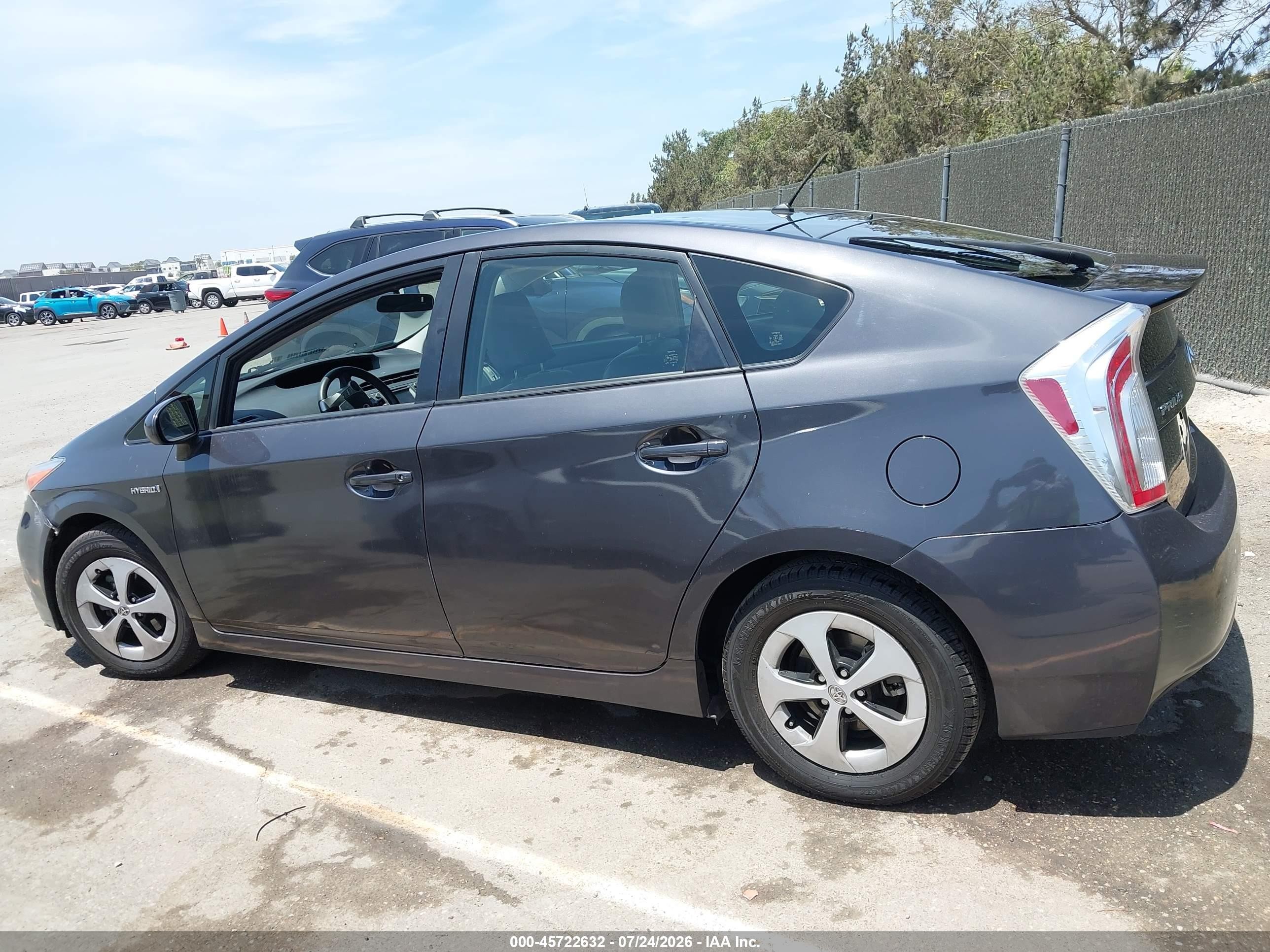 2015 Toyota Prius Two Gray vin: JTDKN3DU4F0426517