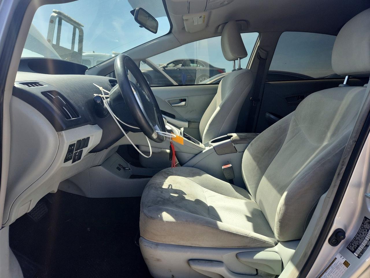 2015 Toyota Prius Three Silver vin: JTDKN3DU4F0428946