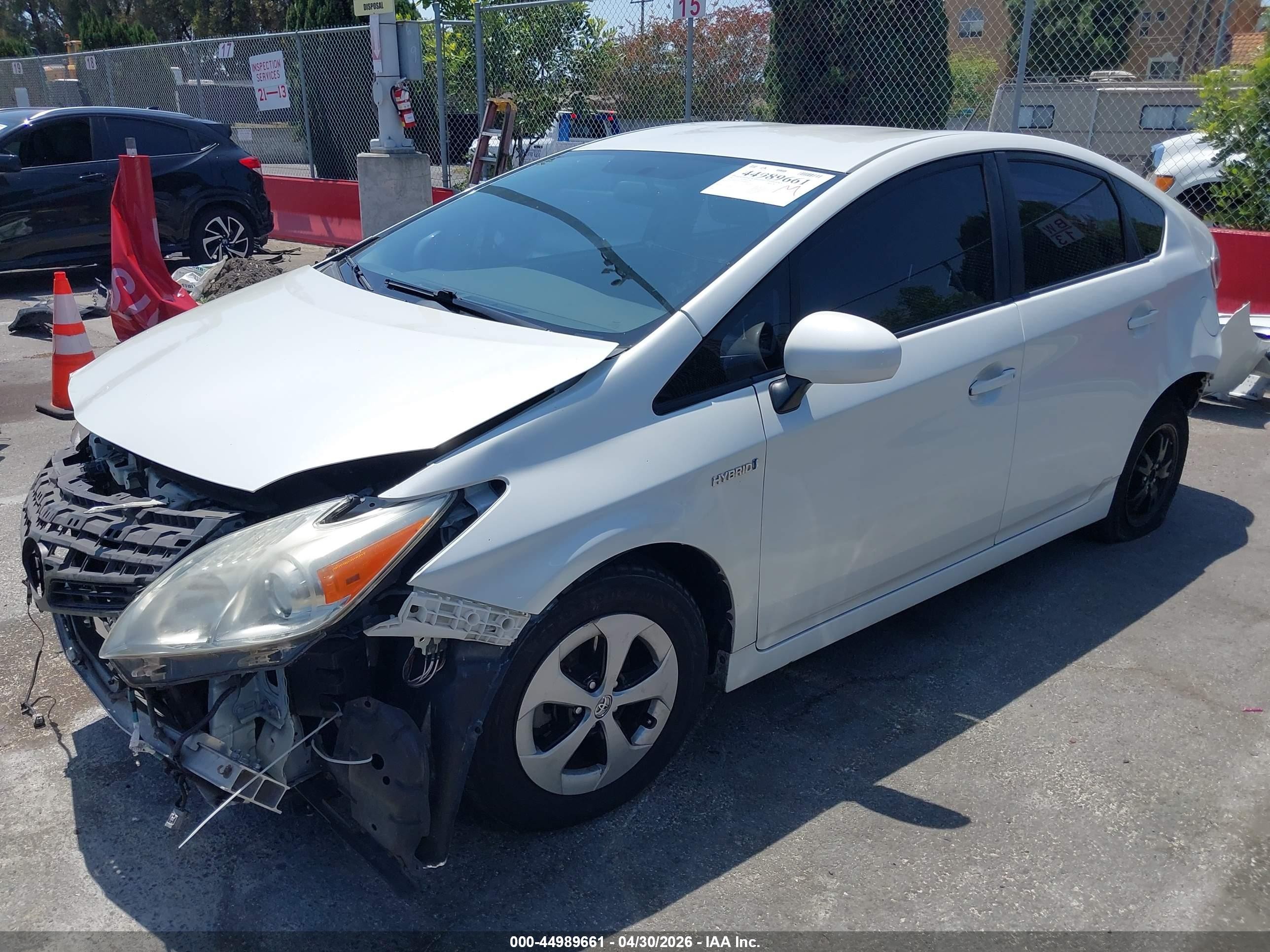 2015 Toyota Prius Three White vin: JTDKN3DU4F0438960