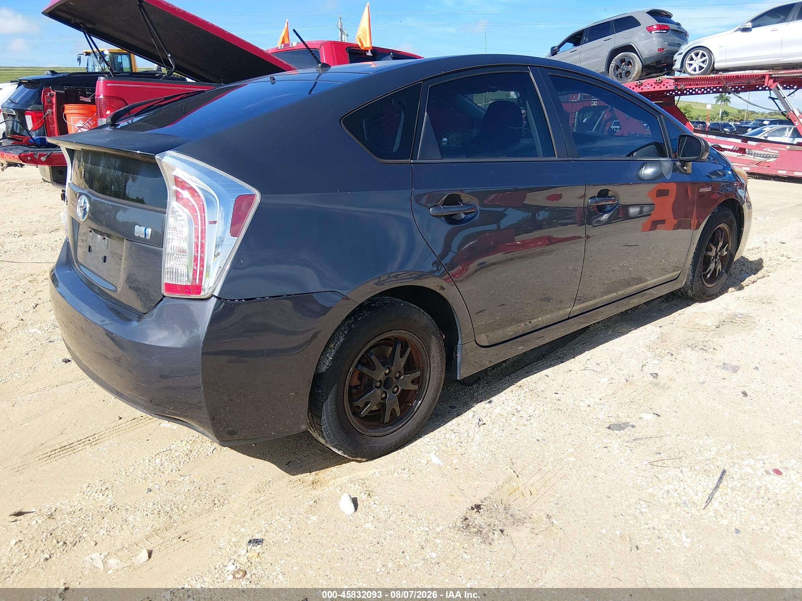 2015 Toyota Prius Two Серый vin: JTDKN3DU4F0463082