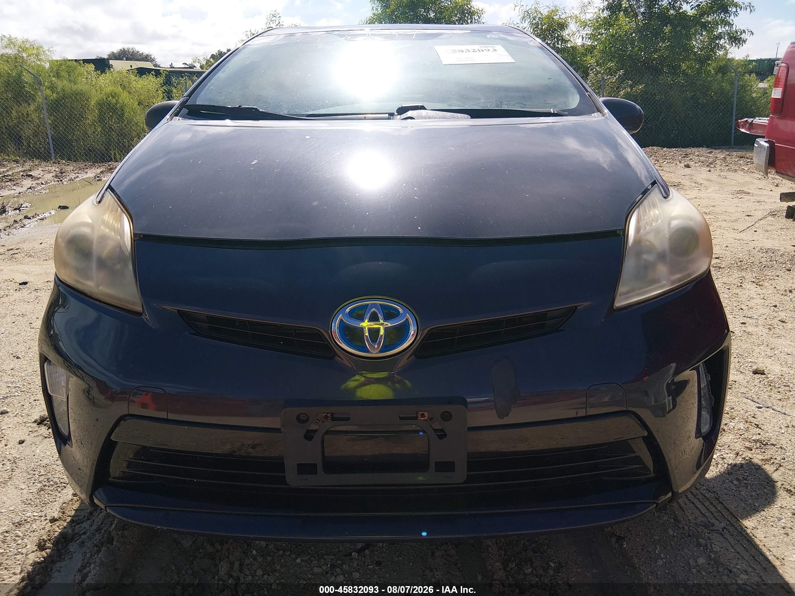 2015 Toyota Prius Two Серый vin: JTDKN3DU4F0463082