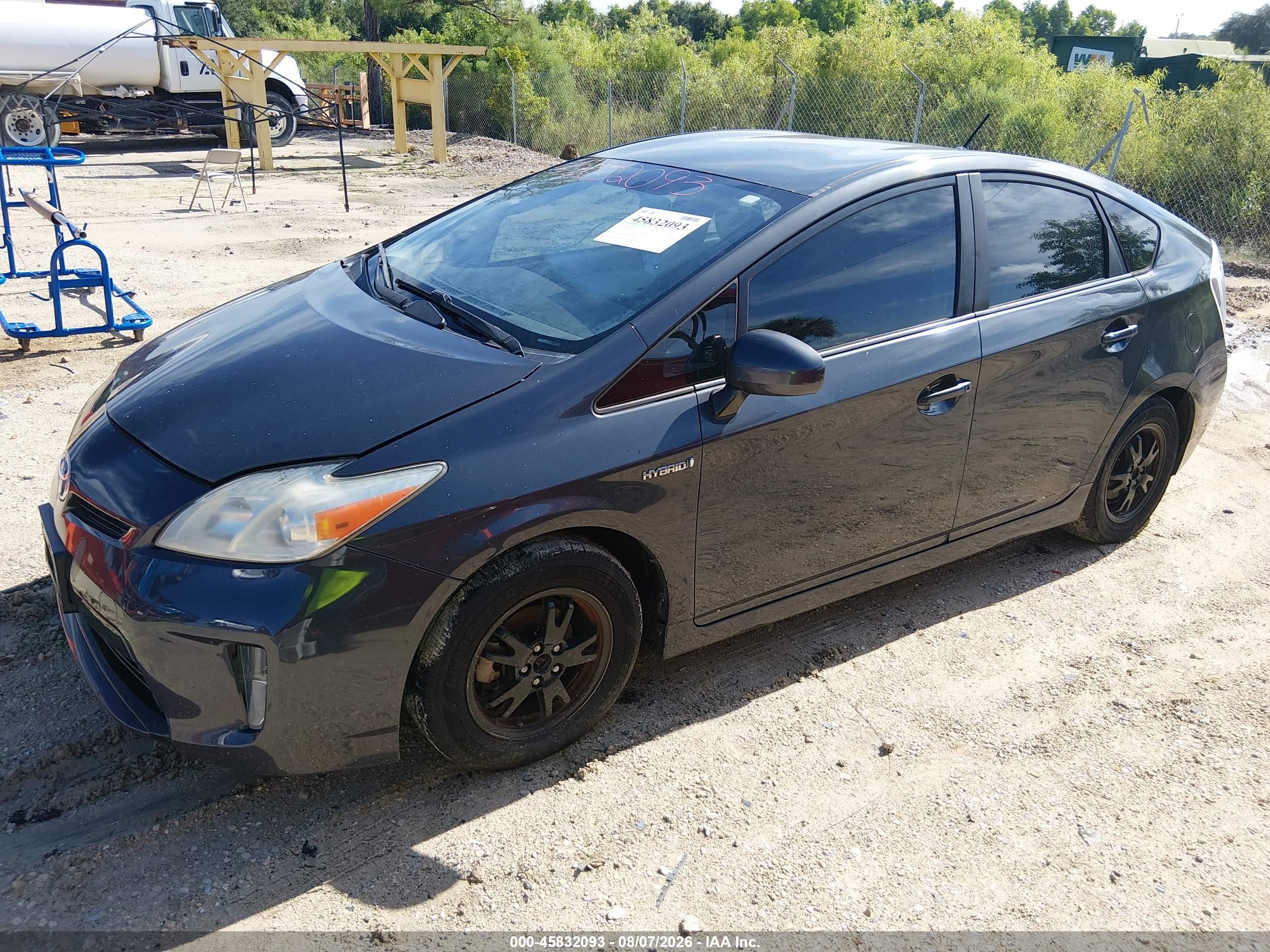 2015 Toyota Prius Two Серый vin: JTDKN3DU4F0463082