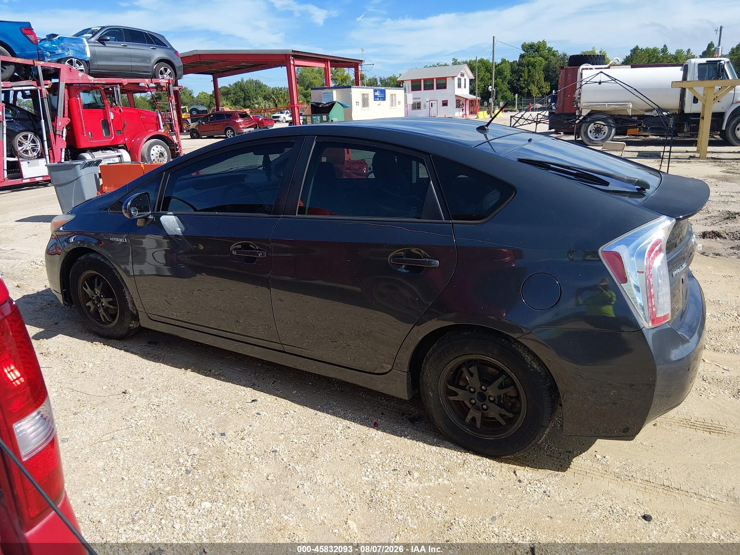 2015 Toyota Prius Two Серый vin: JTDKN3DU4F0463082