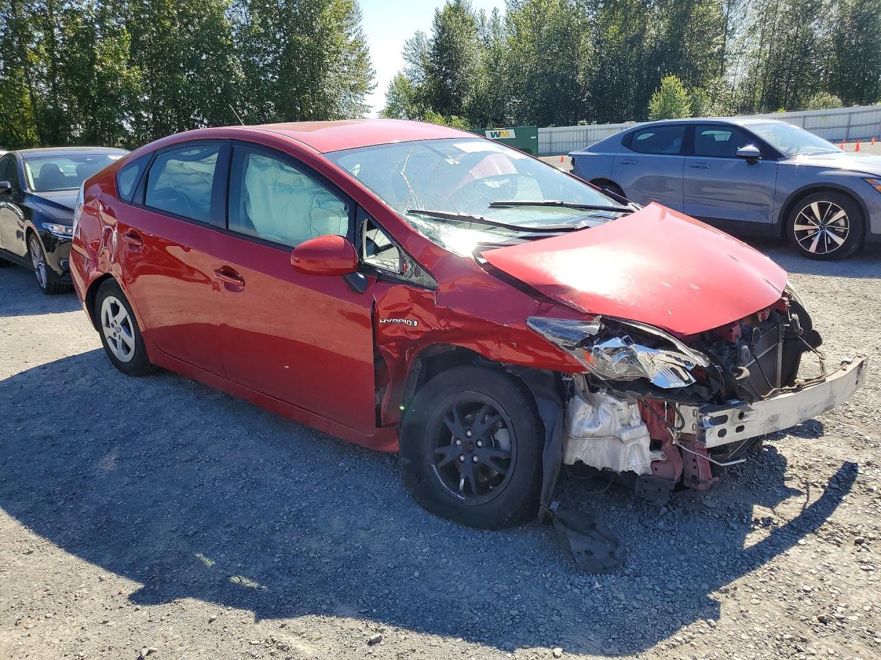 2015 Toyota Prius Two Красный vin: JTDKN3DU4F0472932