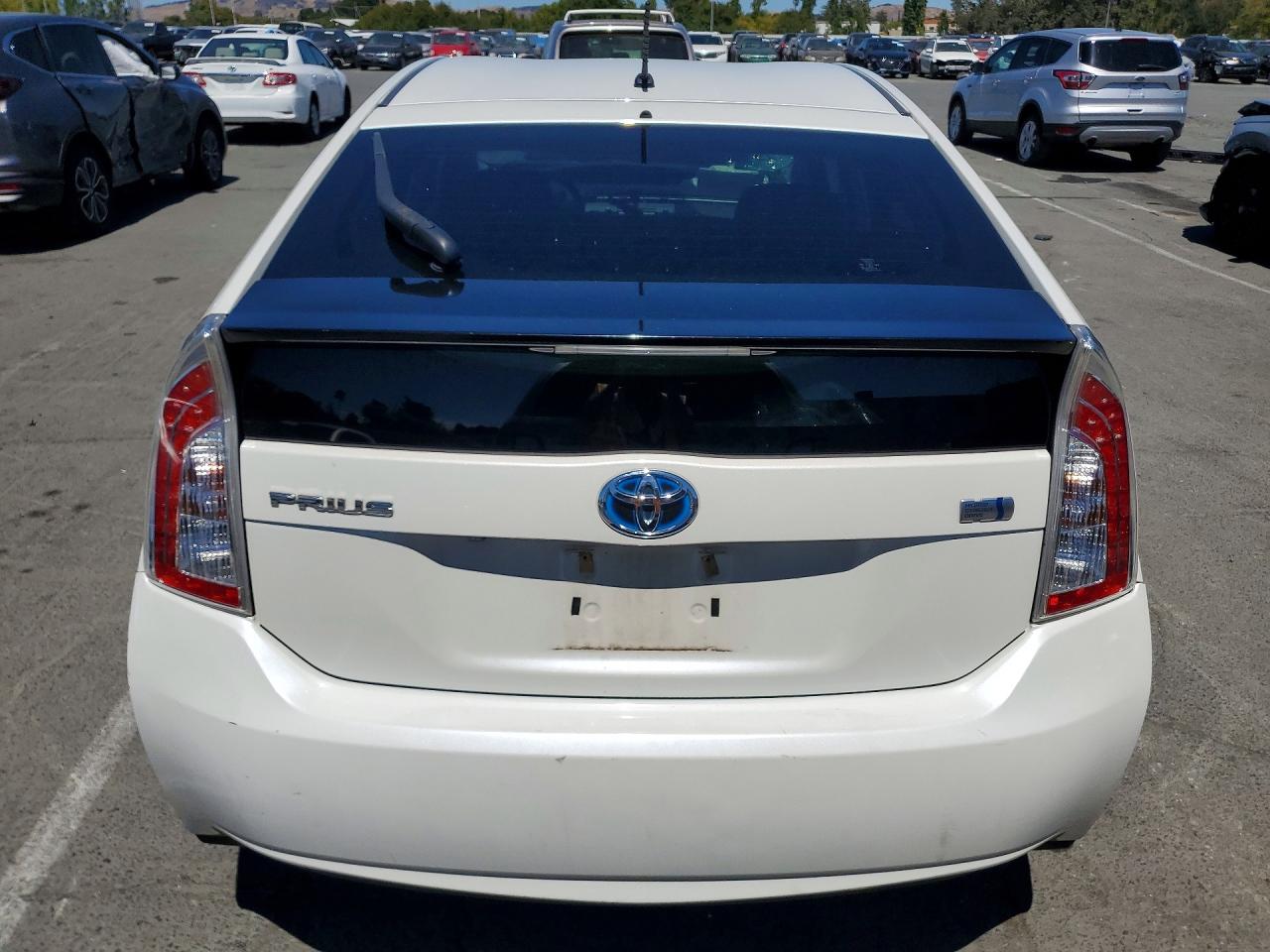 2015 Toyota Prius Two White vin: JTDKN3DU4F0473644