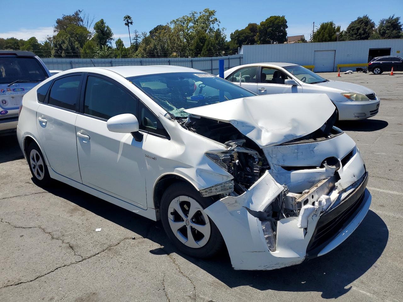 2015 Toyota Prius Two White vin: JTDKN3DU4F0473644